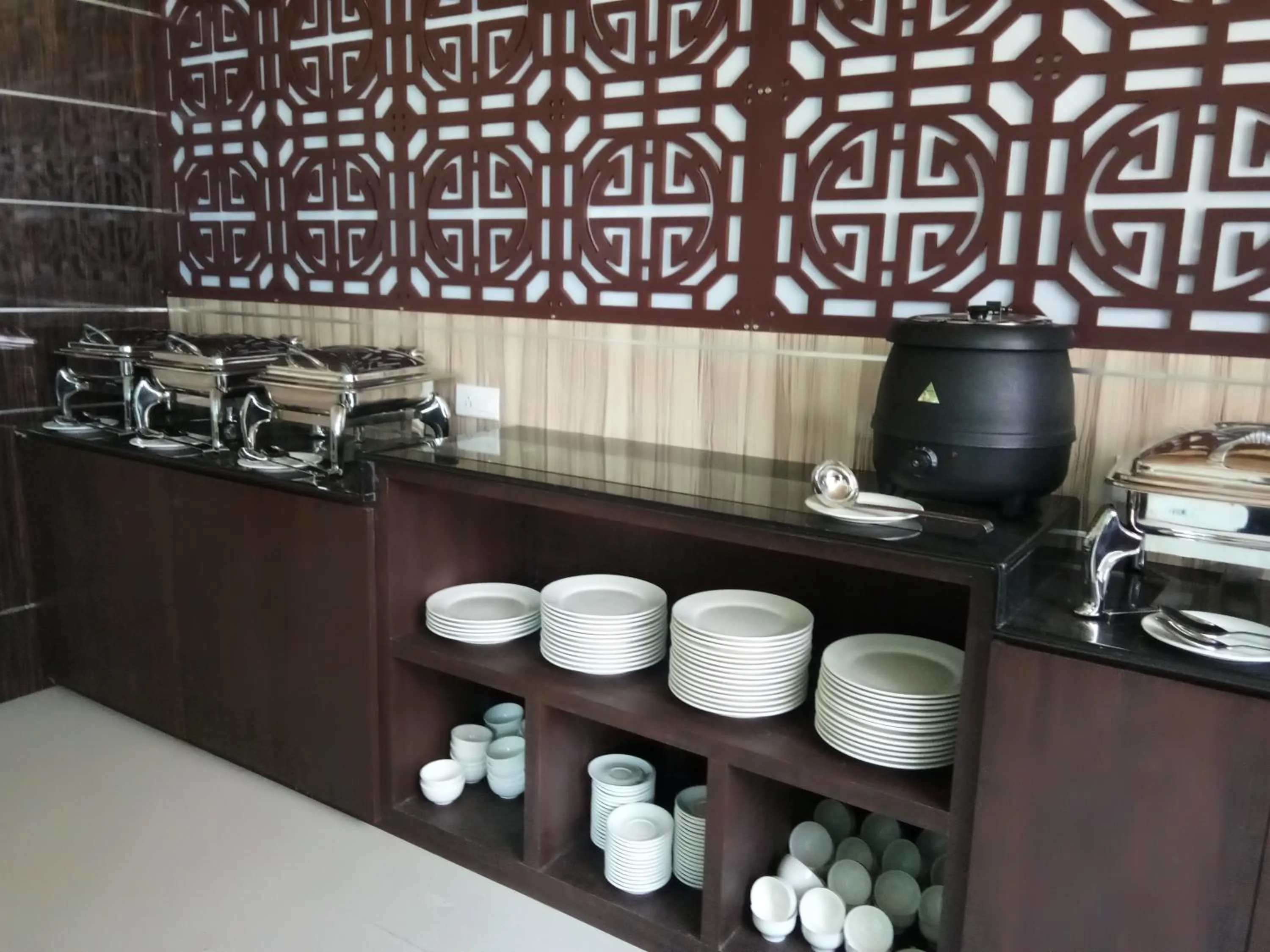 Restaurant/places to eat in Aristocrat Hotel, New Town, Kolkata