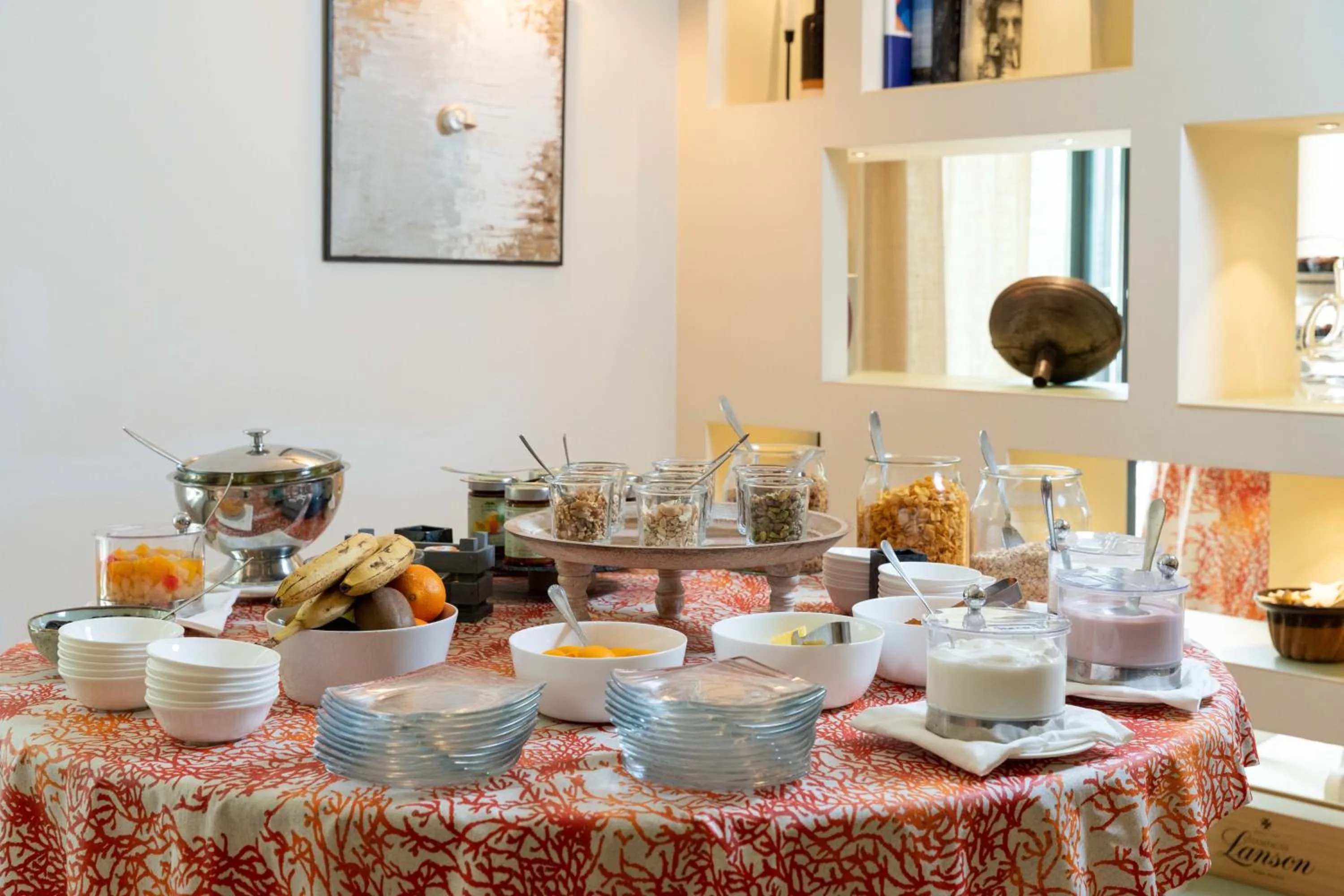 Breakfast in Hotel 900