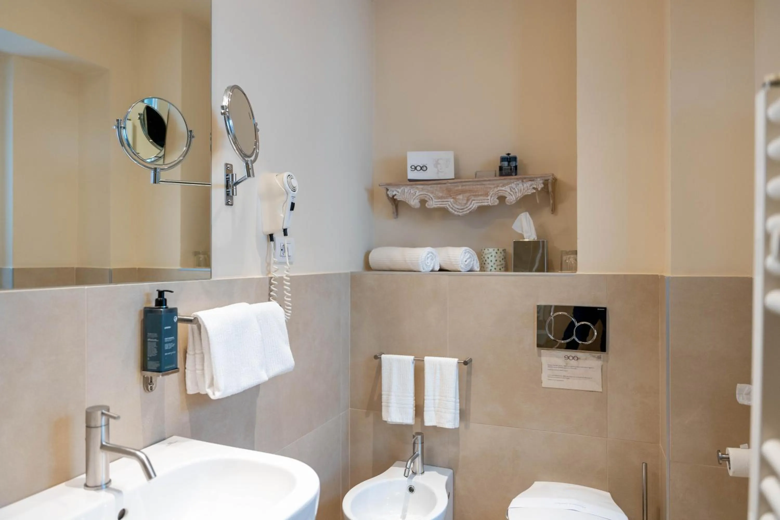 Bathroom in Hotel 900