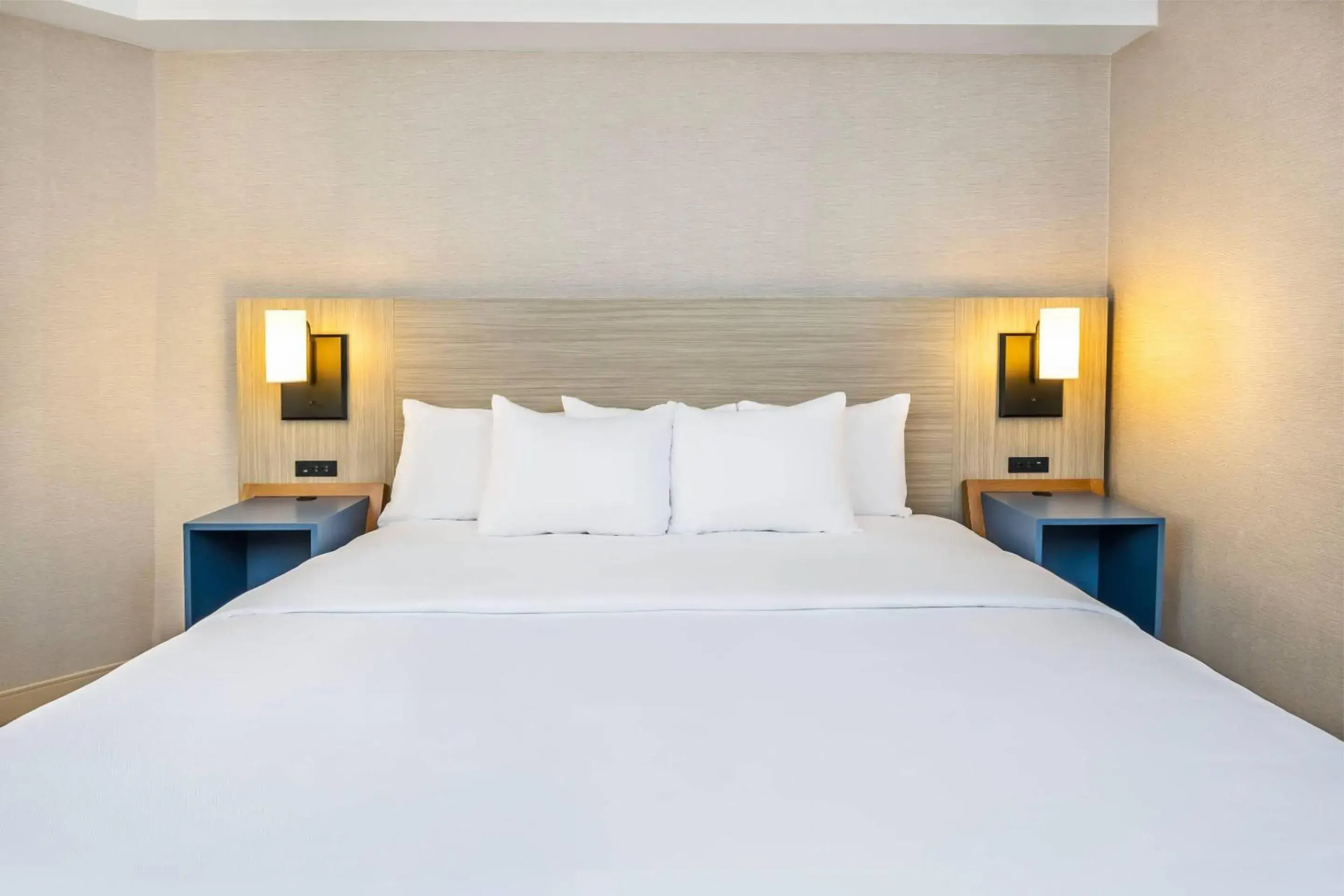 Bedroom, Bed in Comfort Inn Bedroom, Bed in Comfort Inn