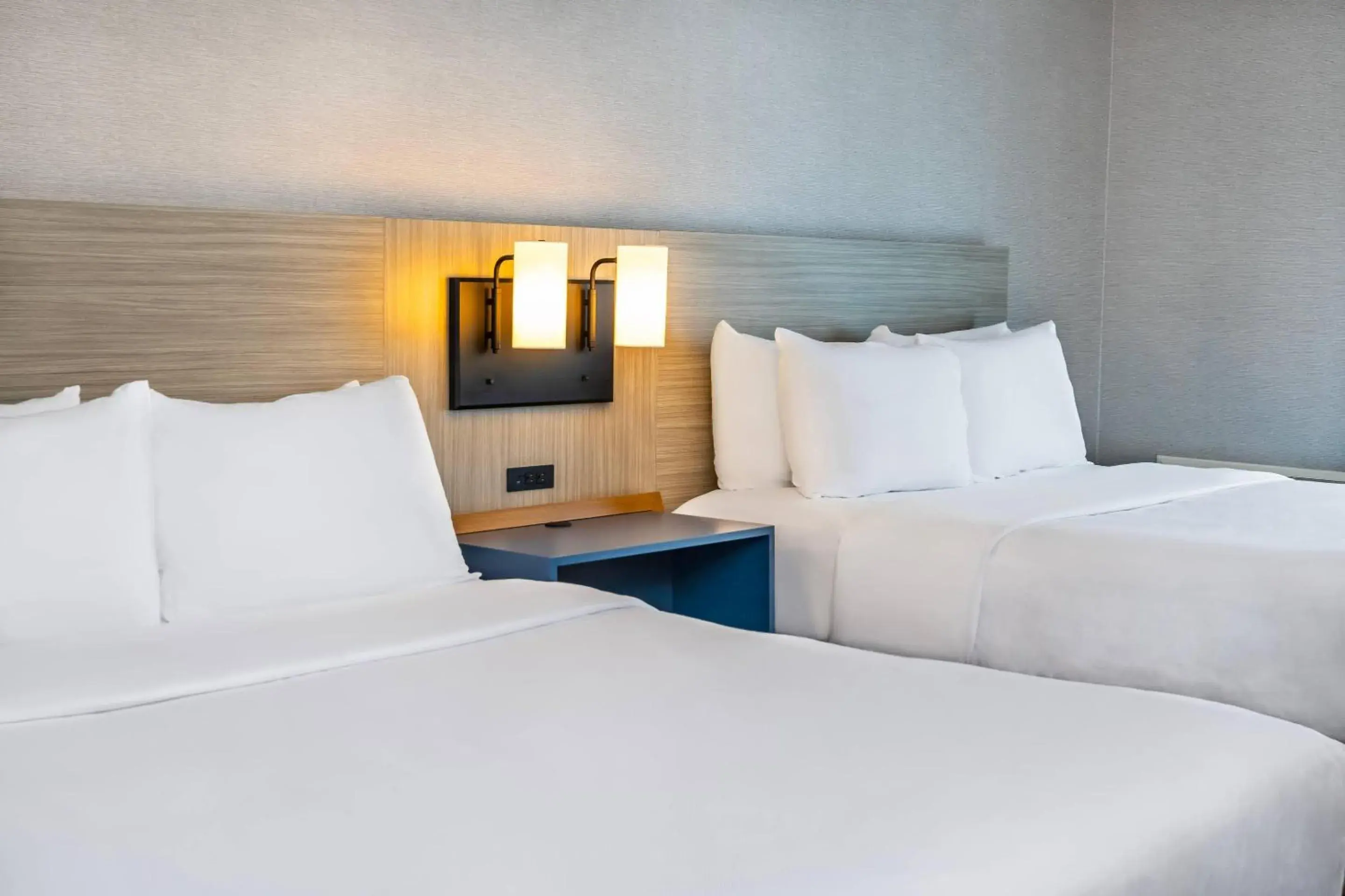 Bedroom, Bed in Comfort Inn Bedroom, Bed in Comfort Inn