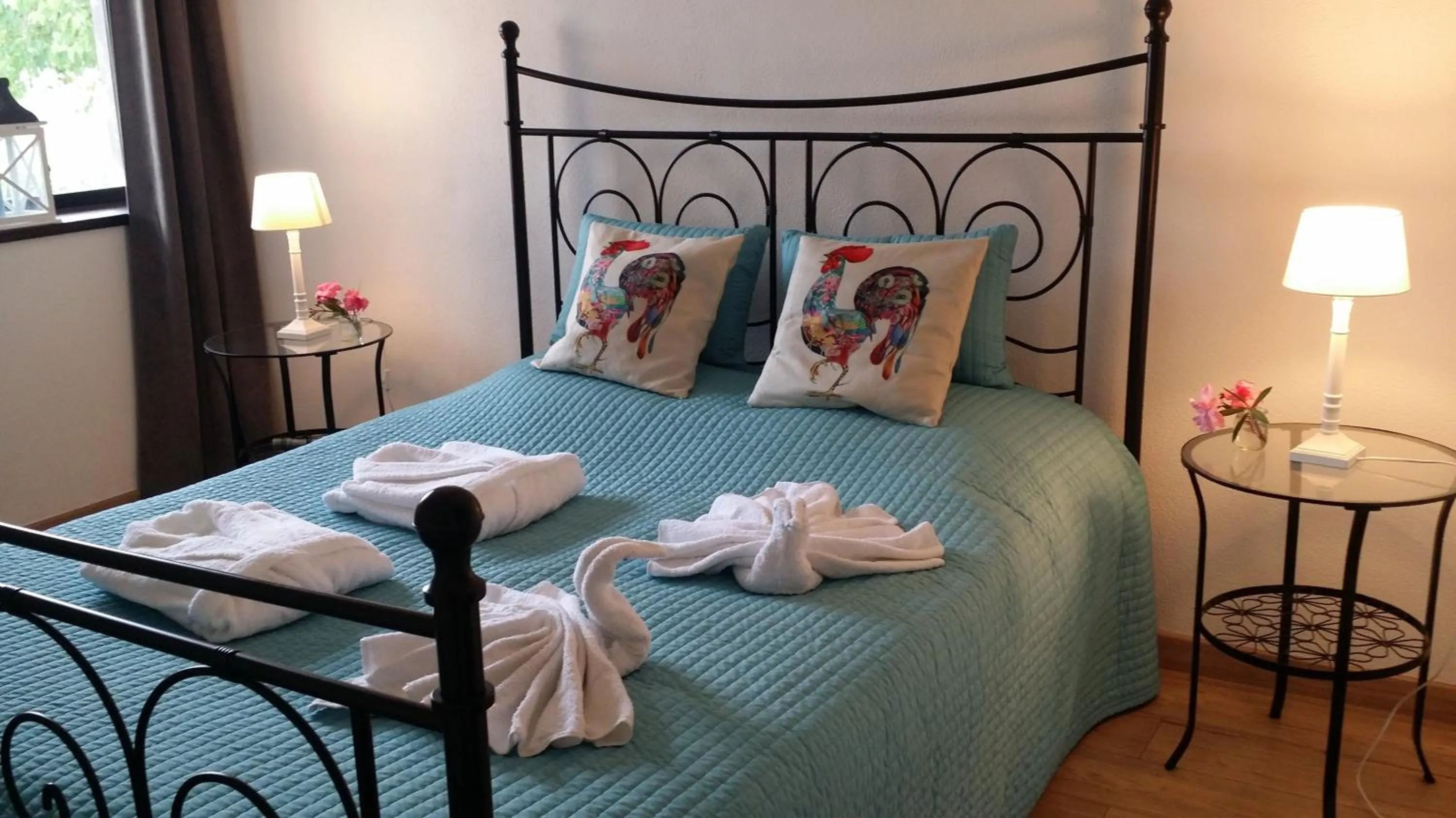 Bed in BB Silvercoast Casa das Flores