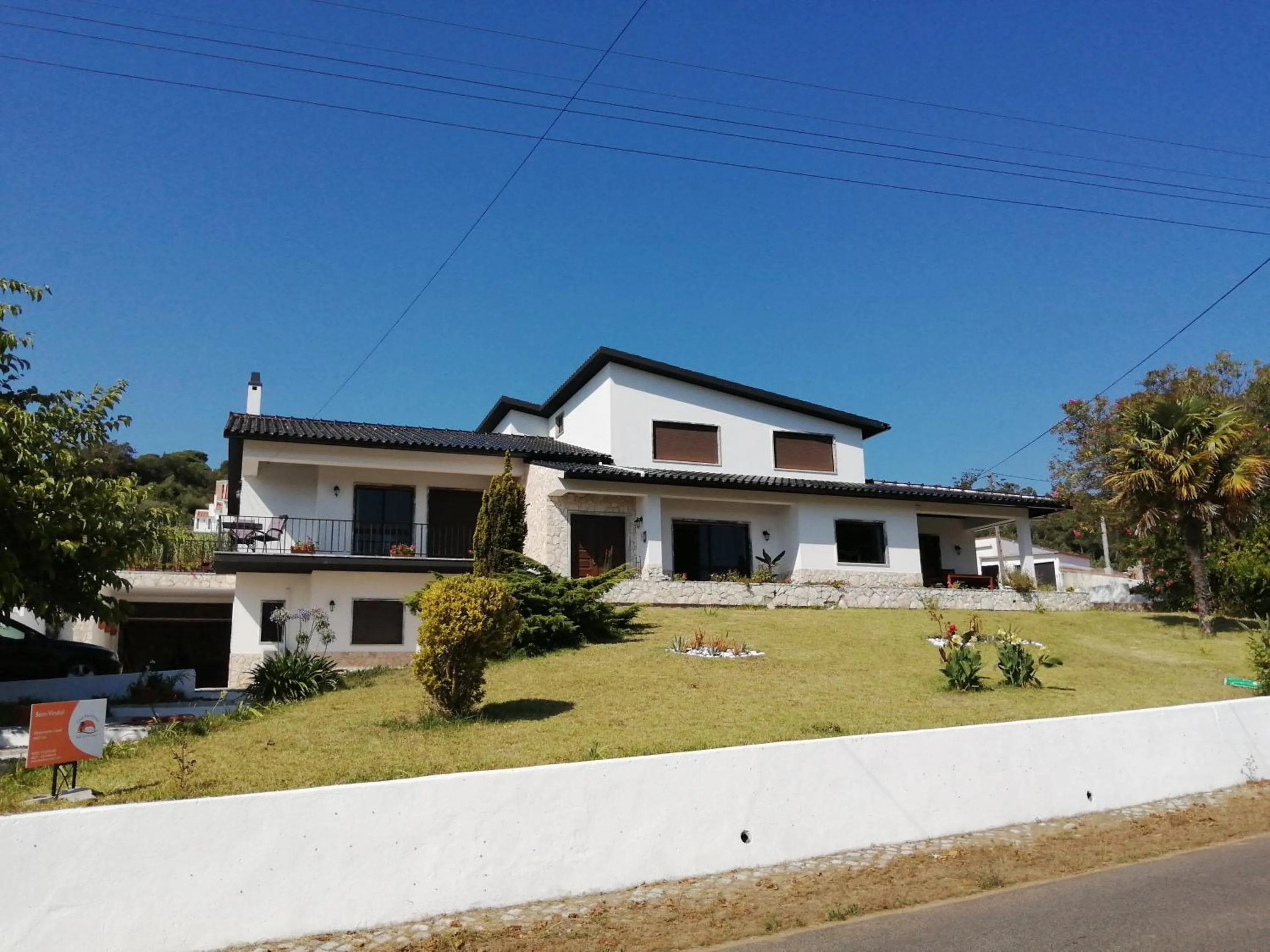 Property building in BB Silvercoast Casa das Flores