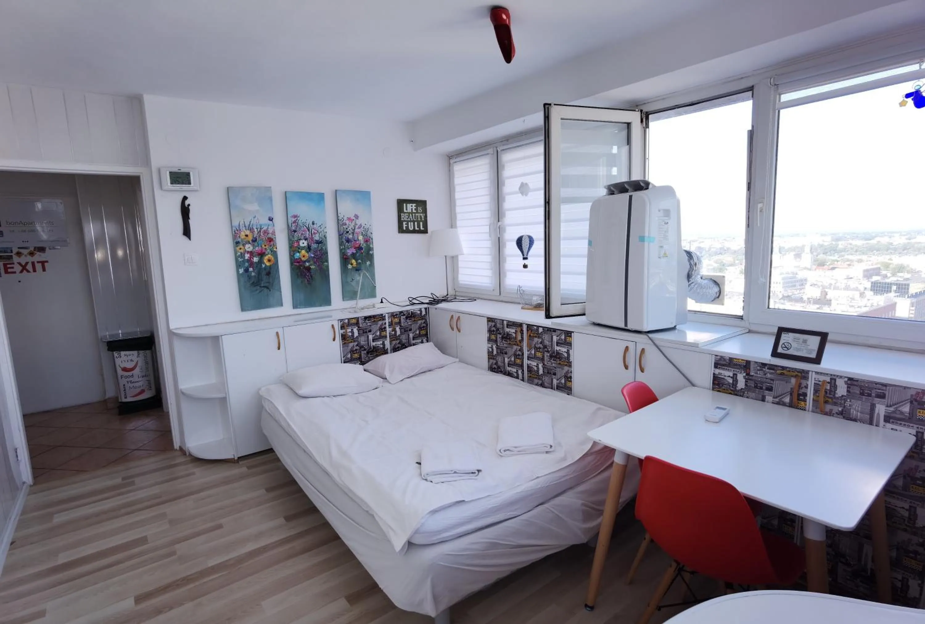 Bed in bonApartments