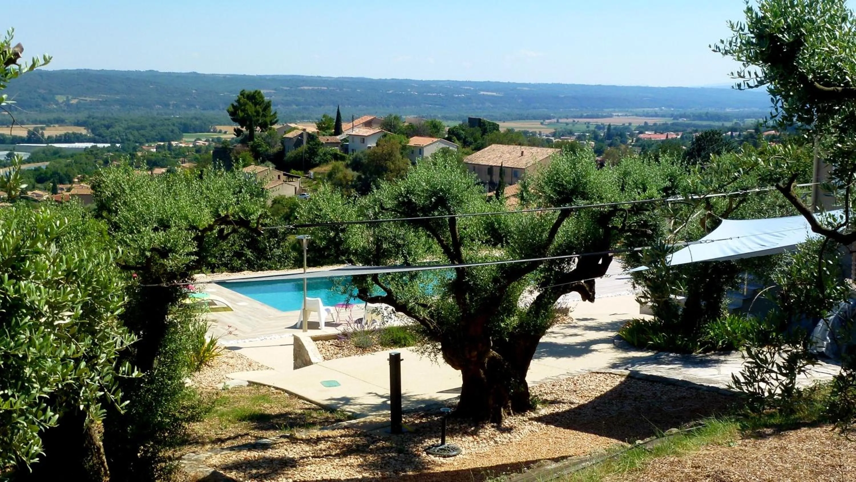 Garden in B&B L'ESCALADE en Lubéron
