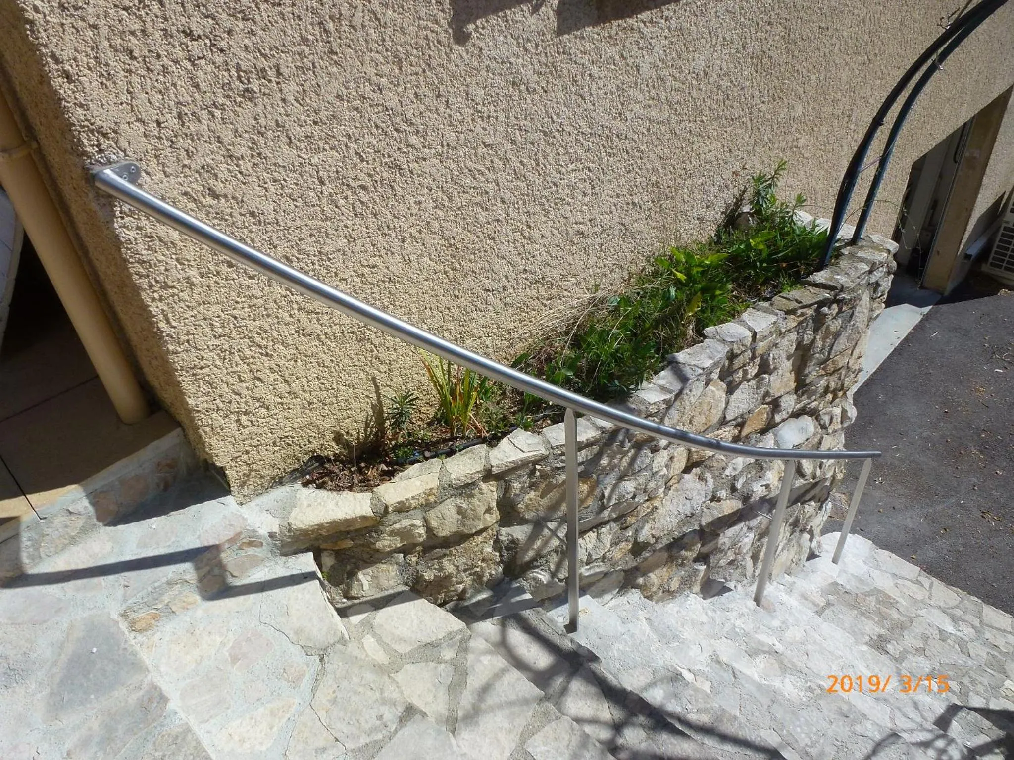 Facade/entrance in B&B L'ESCALADE en Lubéron