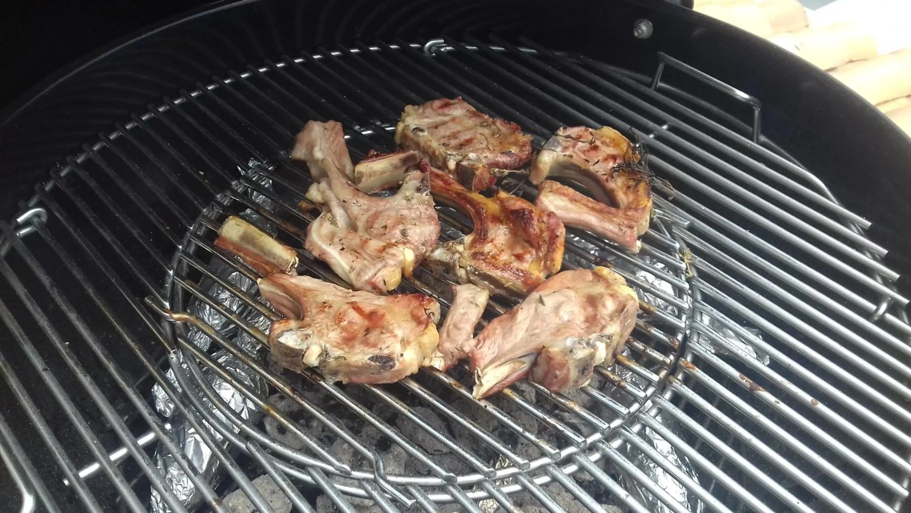 BBQ facilities in B&B L'ESCALADE en Lubéron