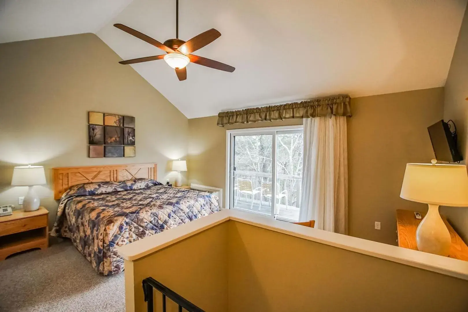 Bed in Tanglwood Resort Bed in Tanglwood Resort