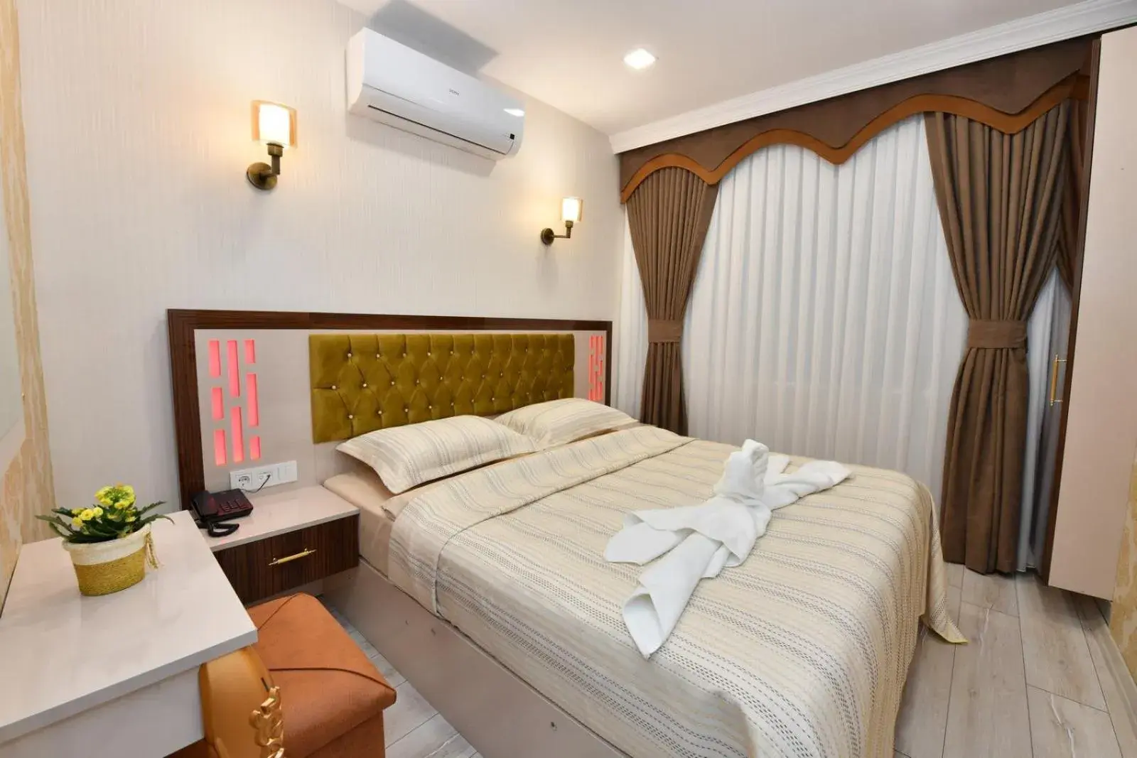 Bed in Sea Moon Hotel Bed in Sea Moon Hotel