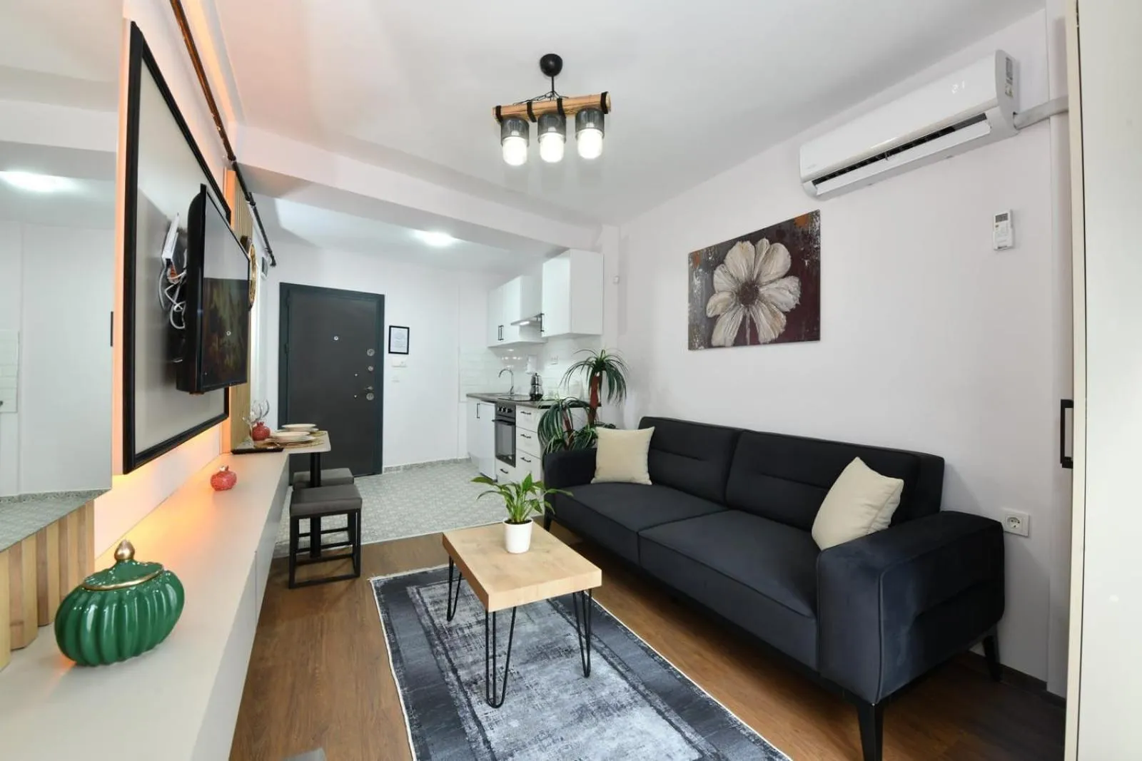 TV and multimedia in Sea Moon Hotel