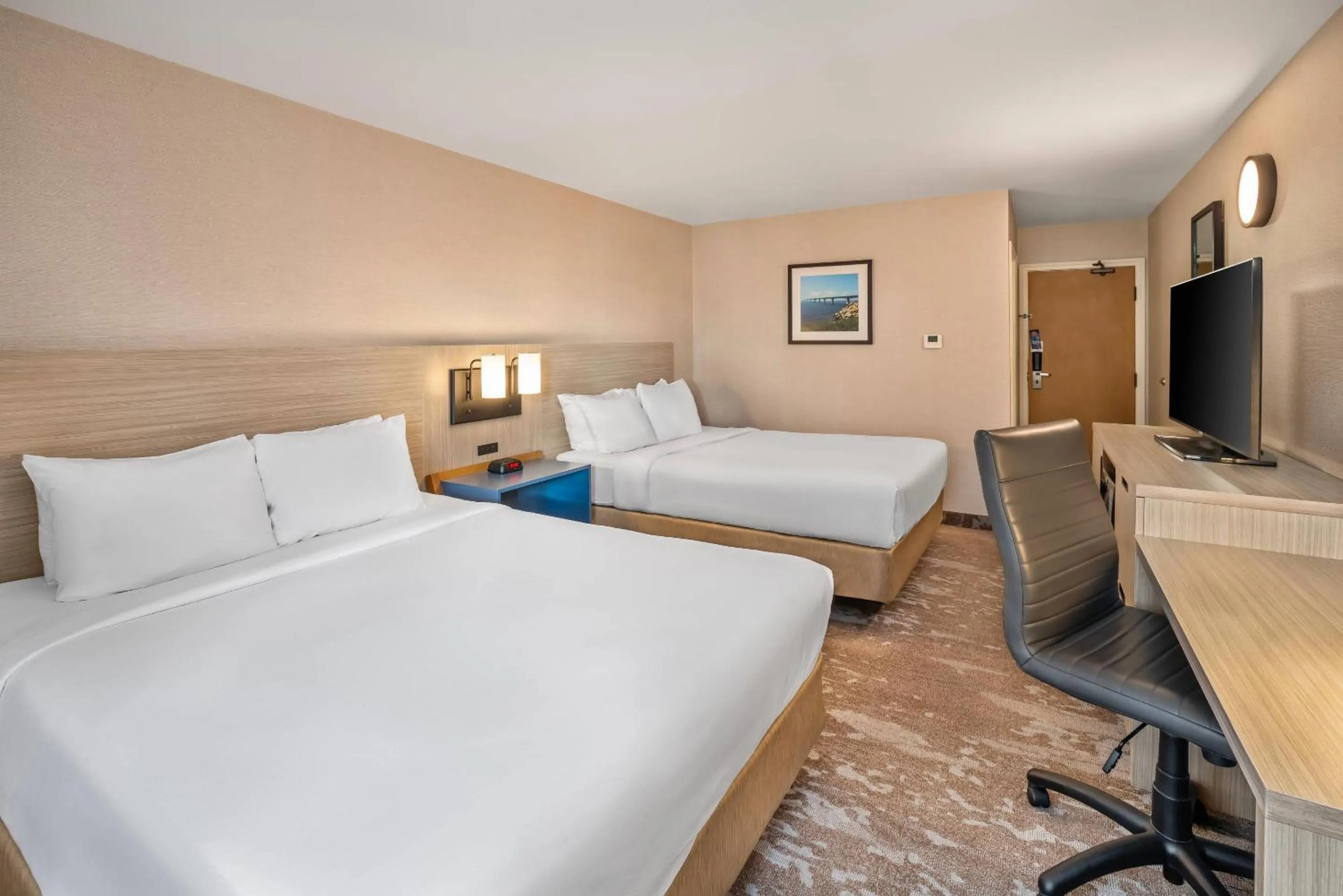 Bedroom, Bed in Comfort Inn East