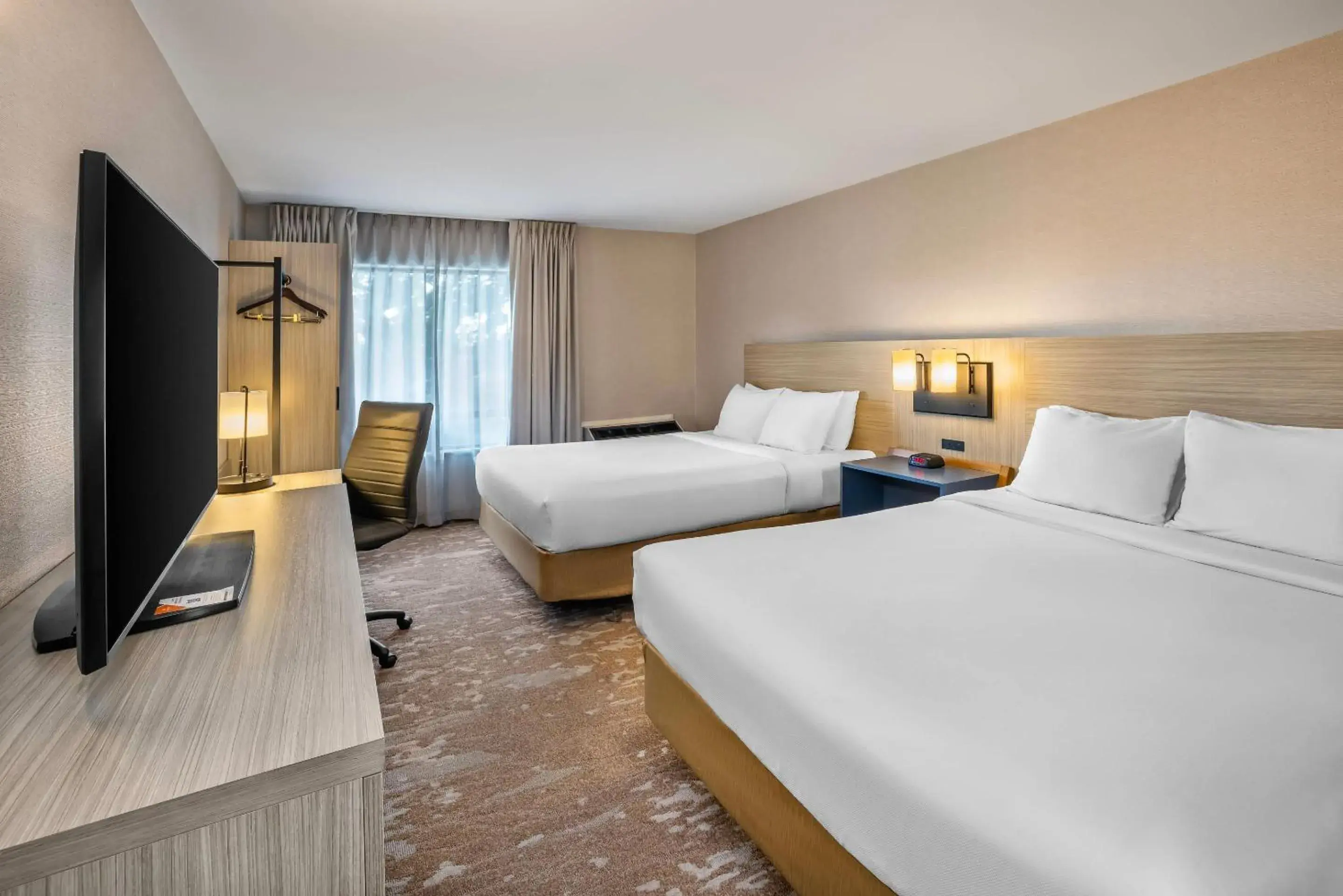 Bedroom, Bed in Comfort Inn East Bedroom, Bed in Comfort Inn East