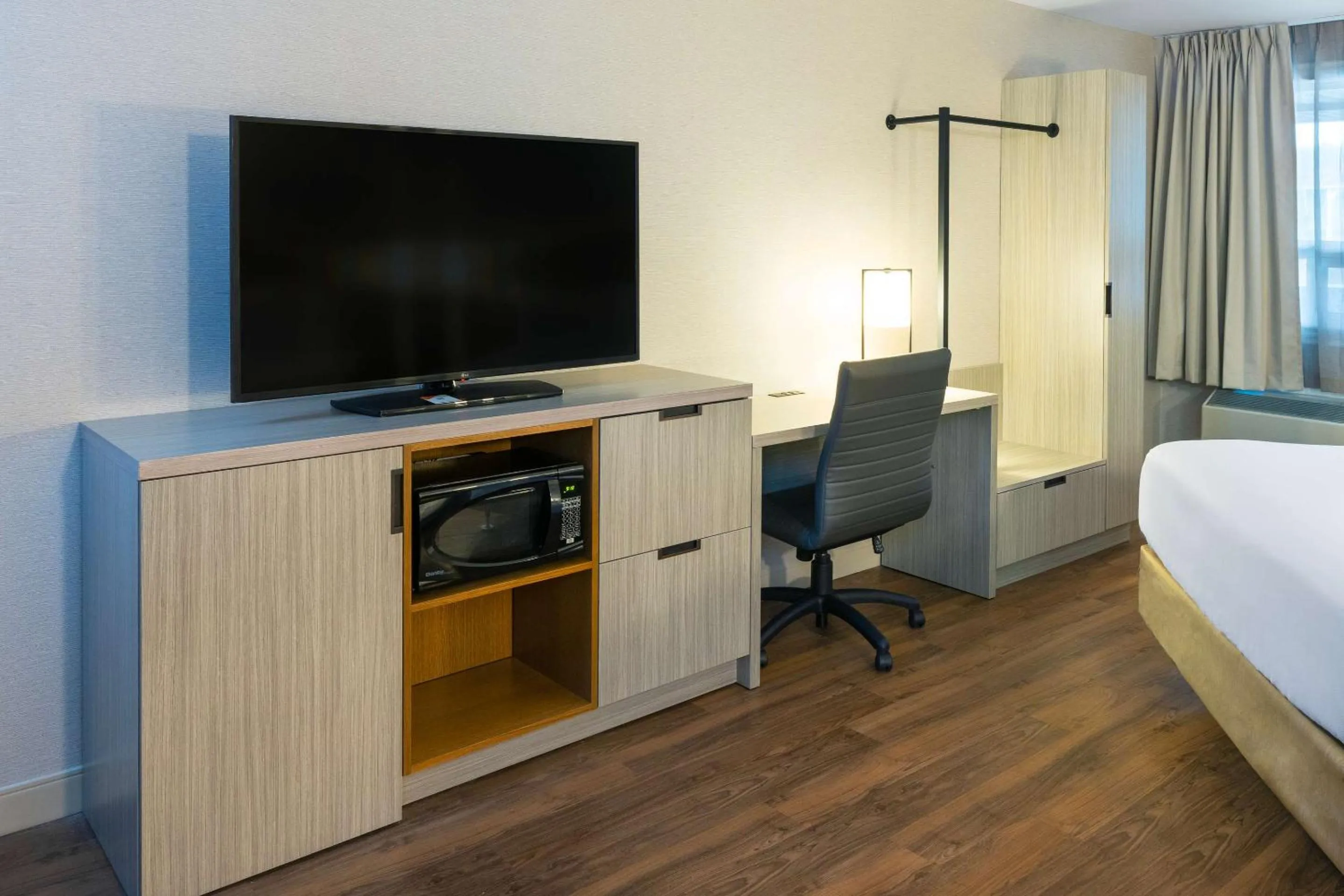 Bedroom, Bed in Comfort Inn East