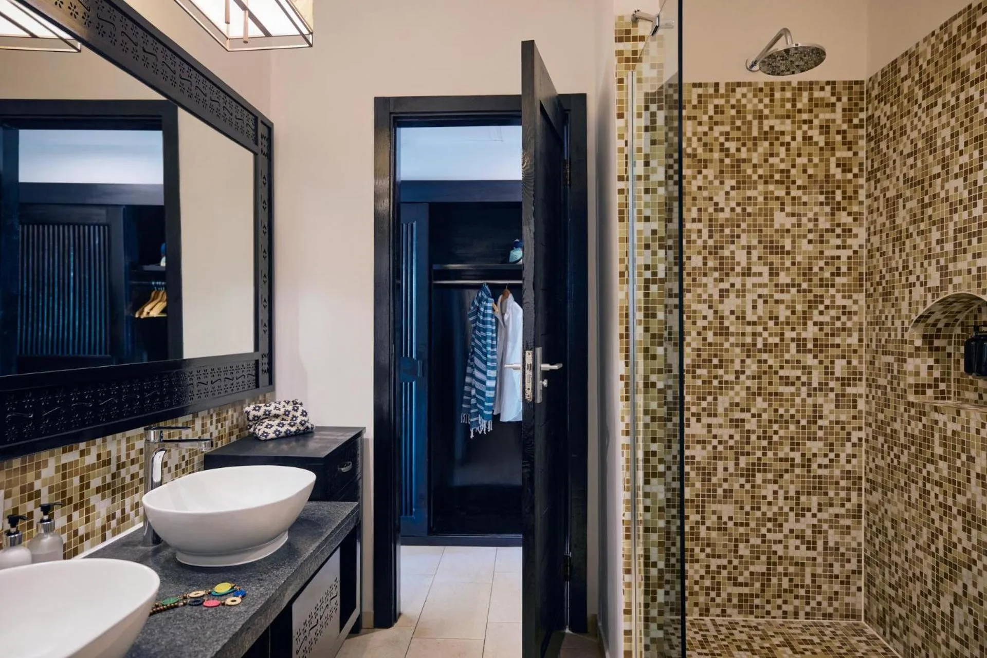 Shower in TUI BLUE Bahari Zanzibar