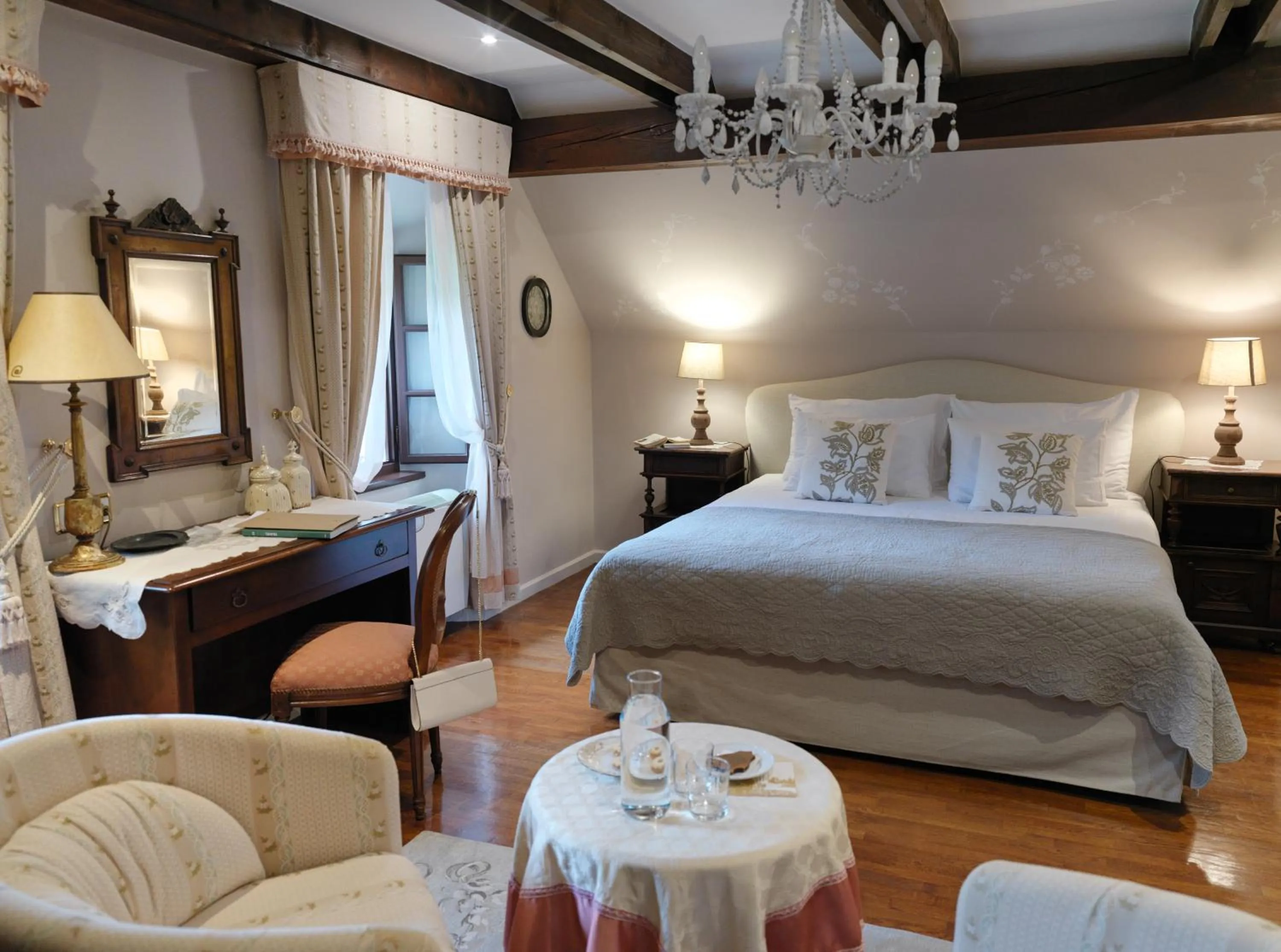 Photo of the whole room, Bed in Kendov Dvorec