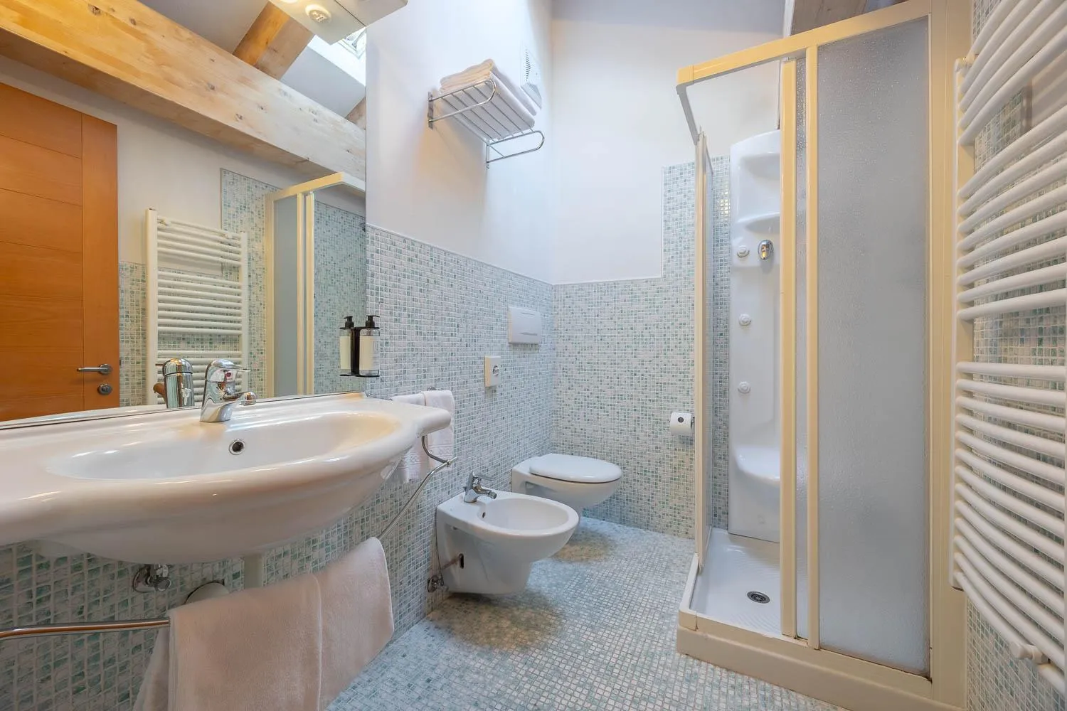 Shower in Phi Hotel Bellamonte