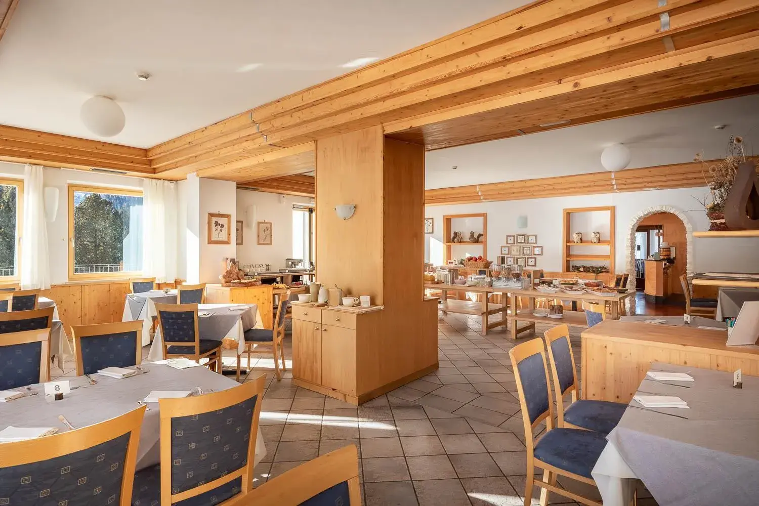 Restaurant/places to eat in Hotel Bellamonte Restaurant/places to eat in Hotel Bellamonte
