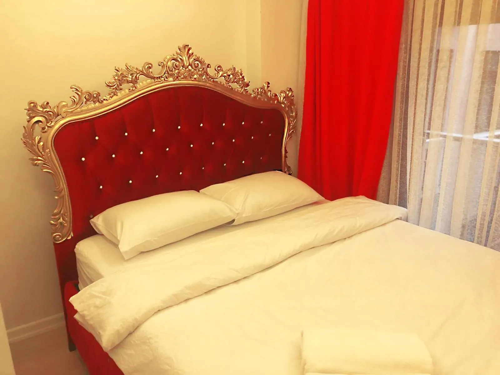 Bed in Luxx Suite Mecidiyeköy