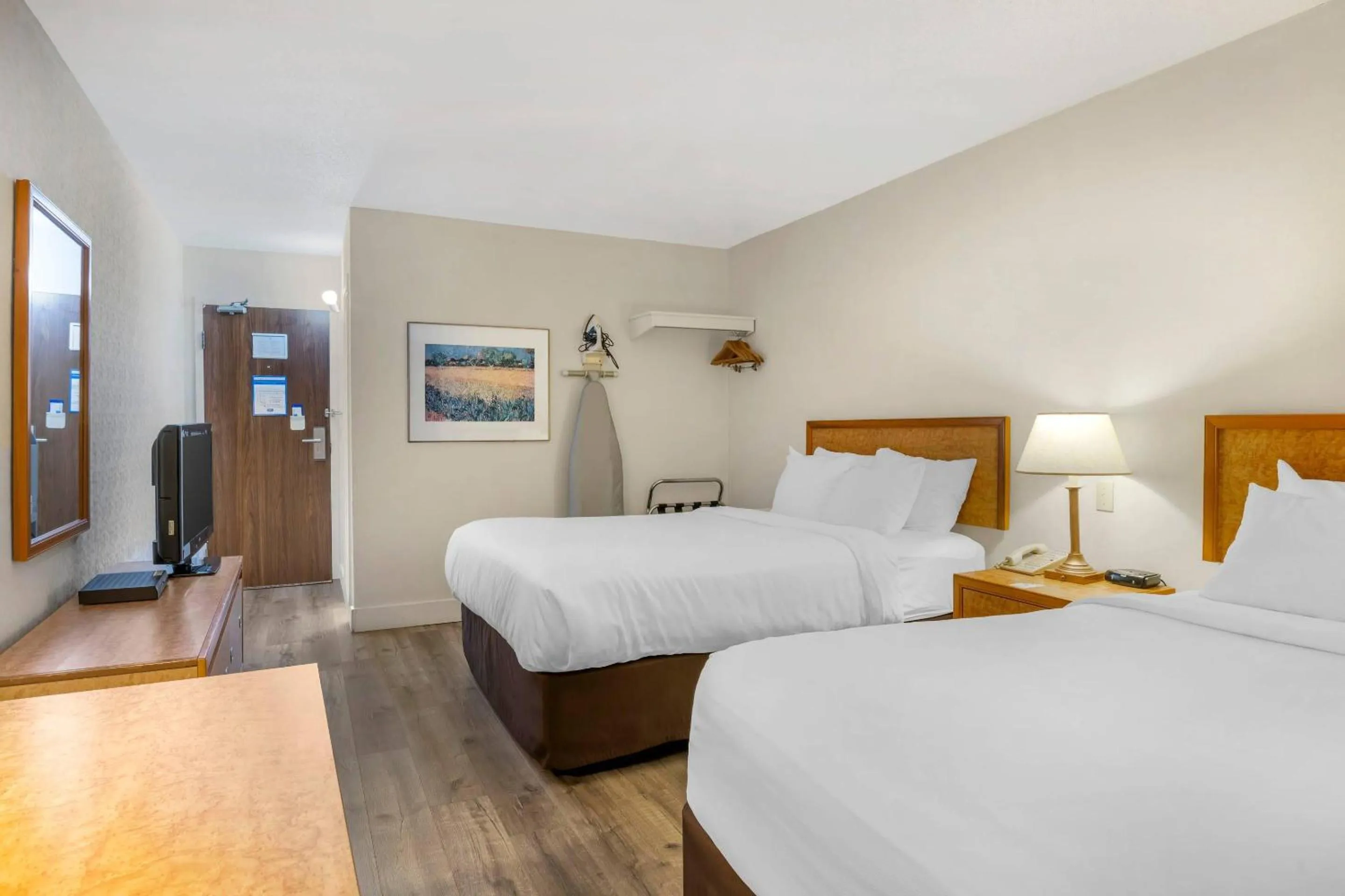 Bedroom, Bed in Rodeway Inn