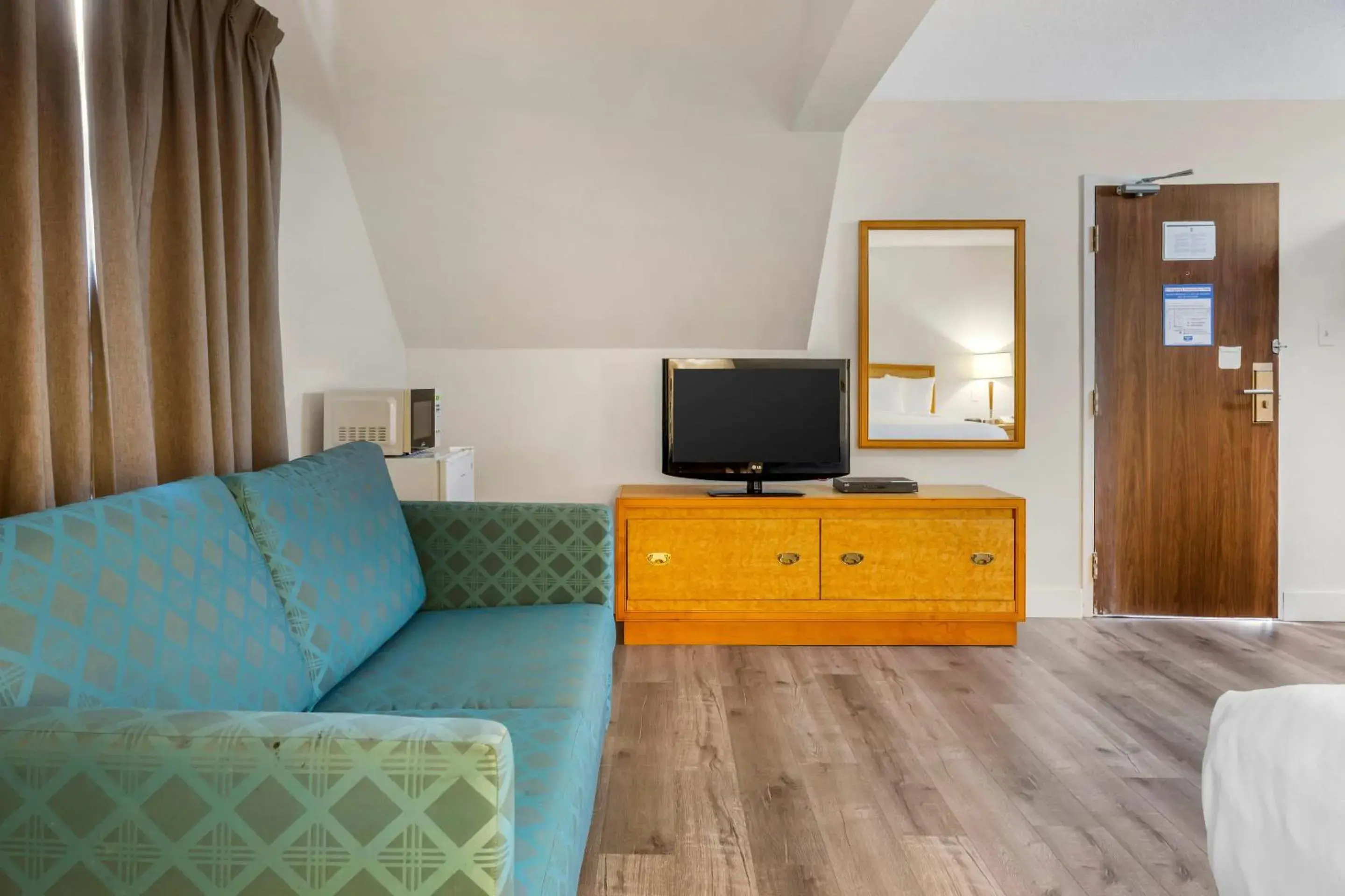 Bedroom in Rodeway Inn Bedroom in Rodeway Inn