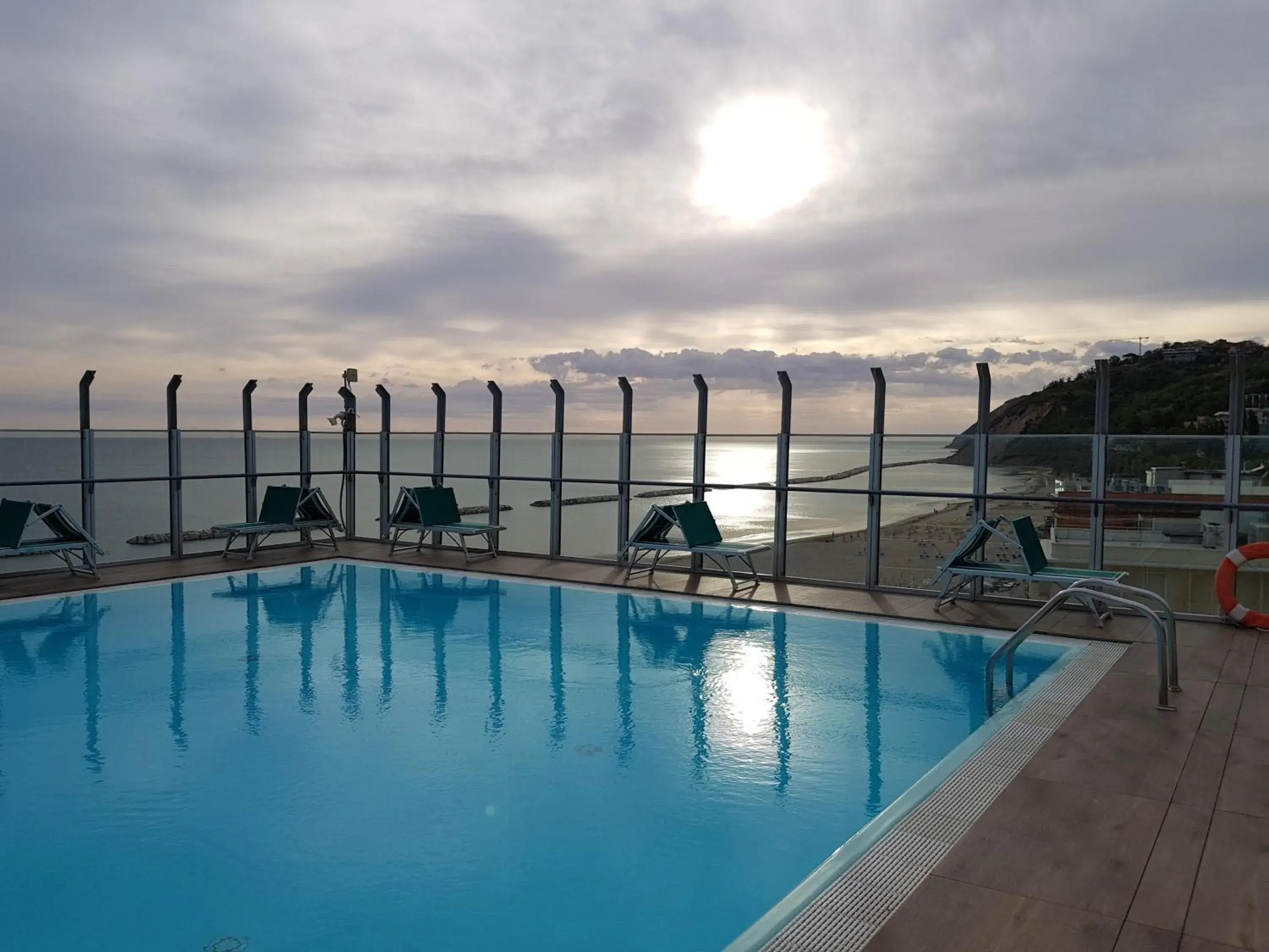 Swimming Pool in Hotel Napoleon