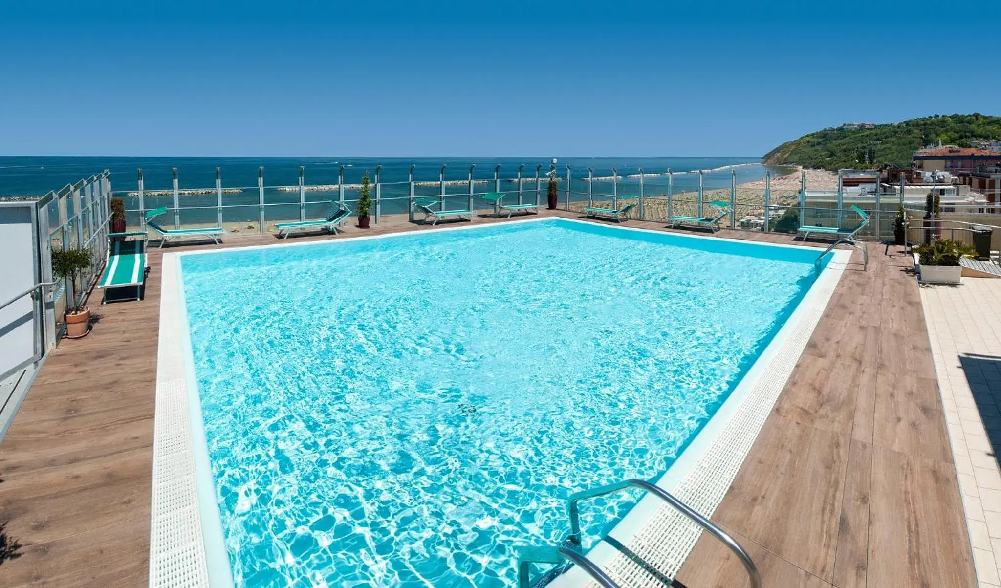 Swimming Pool in Hotel Napoleon