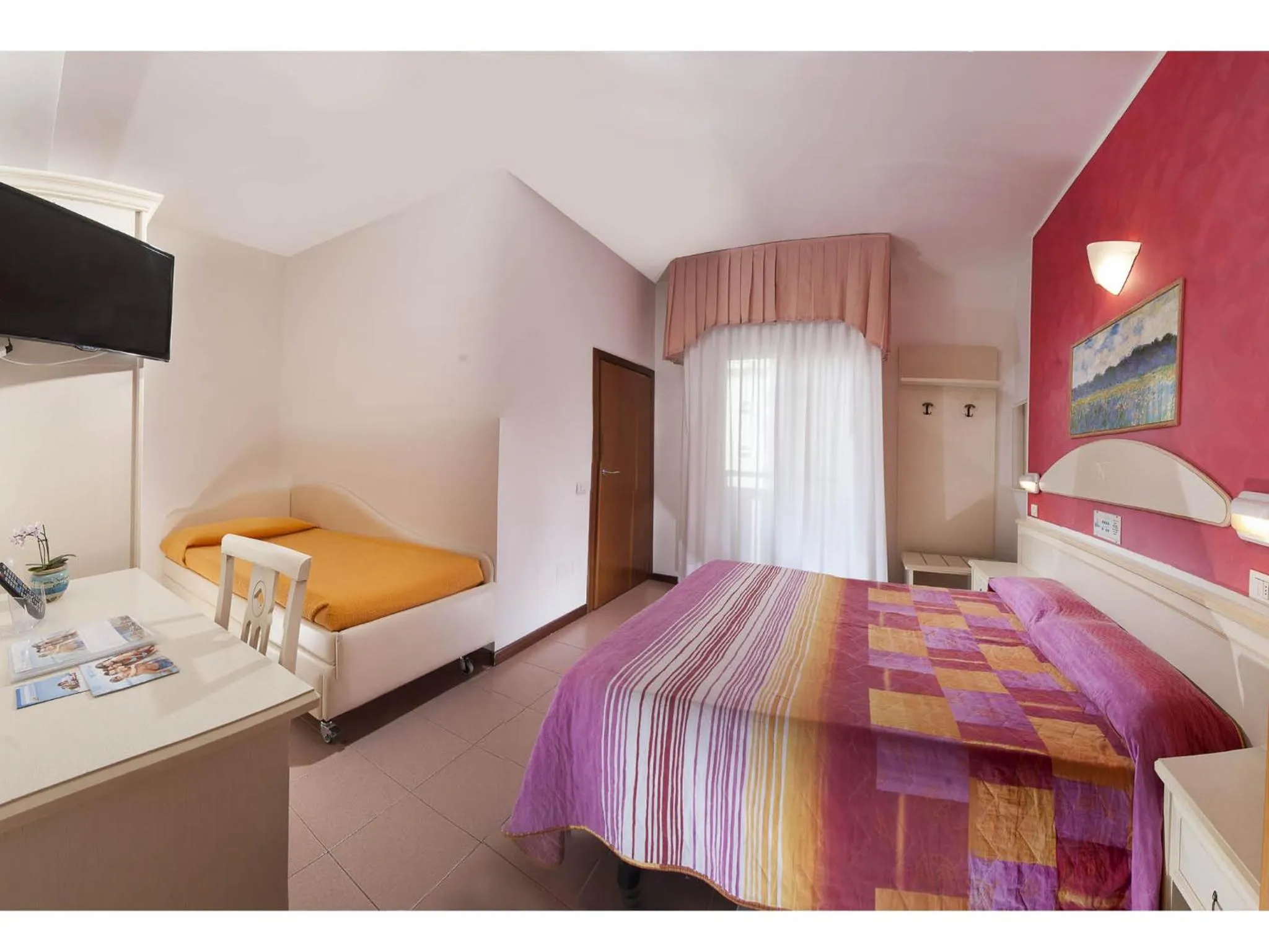 Photo of the whole room, Bed in Hotel Napoleon