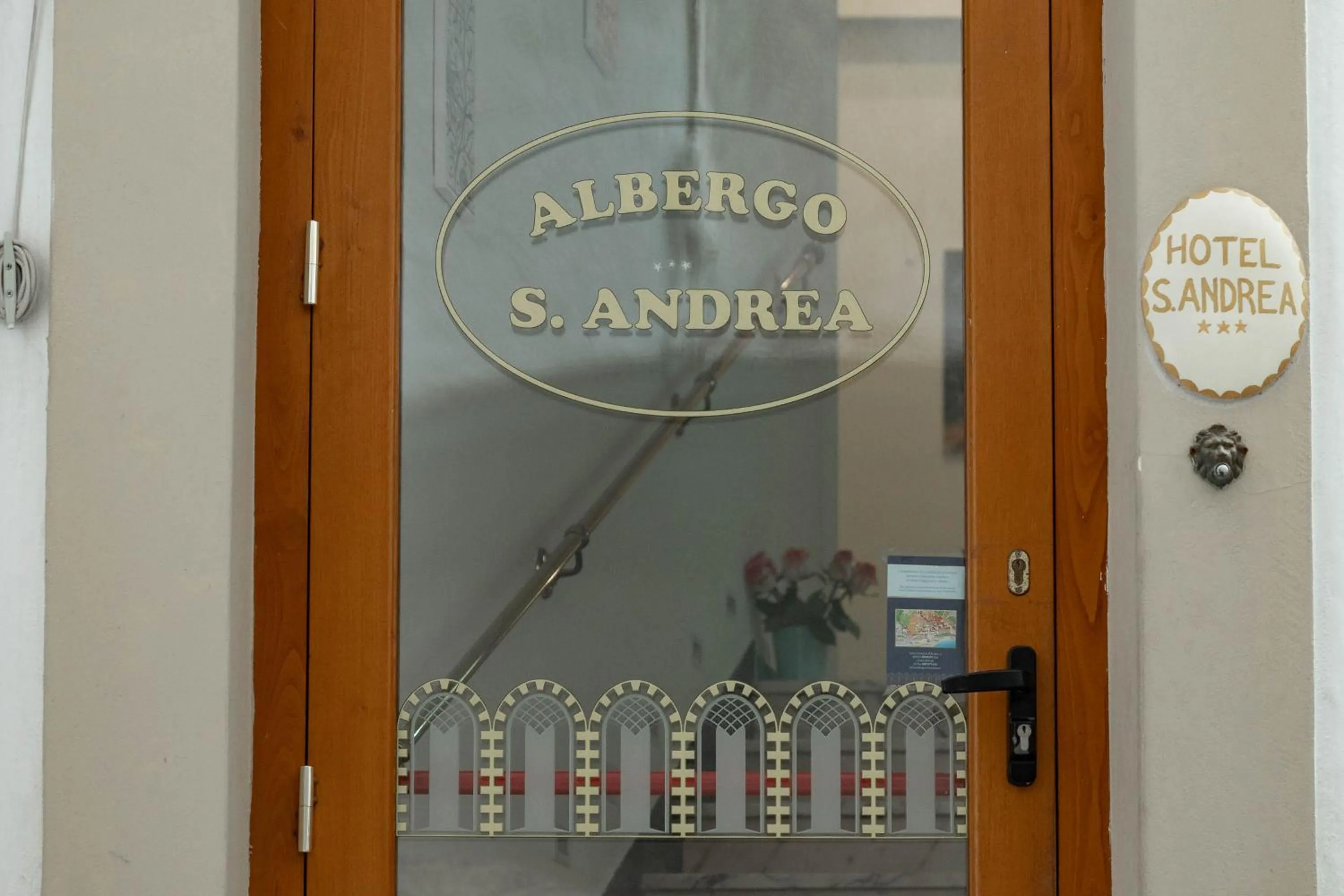 Property logo or sign in Albergo S. Andrea