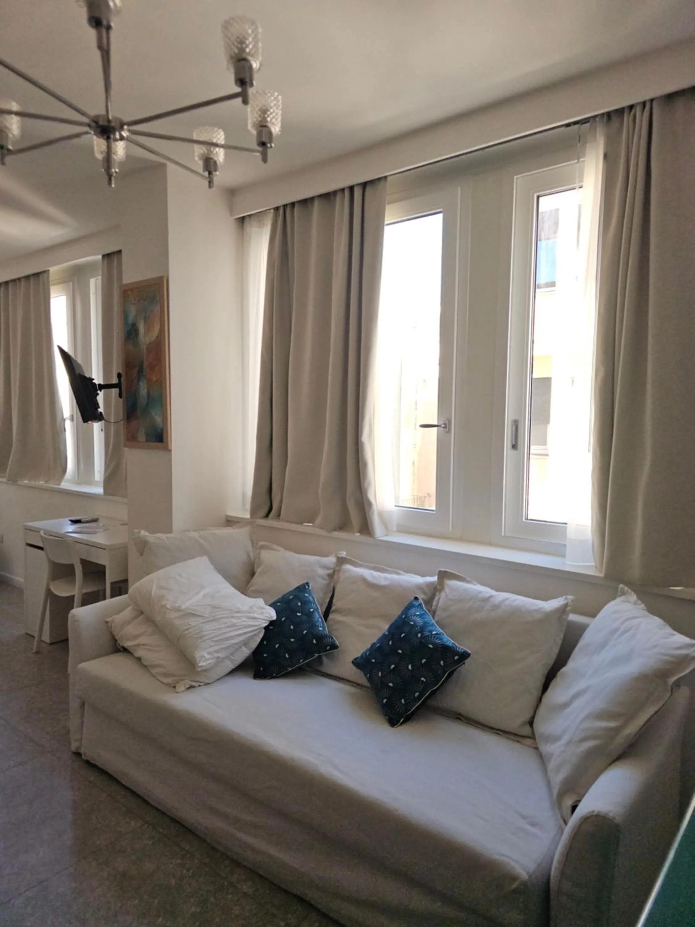 Living room, Bed in Miro B&B