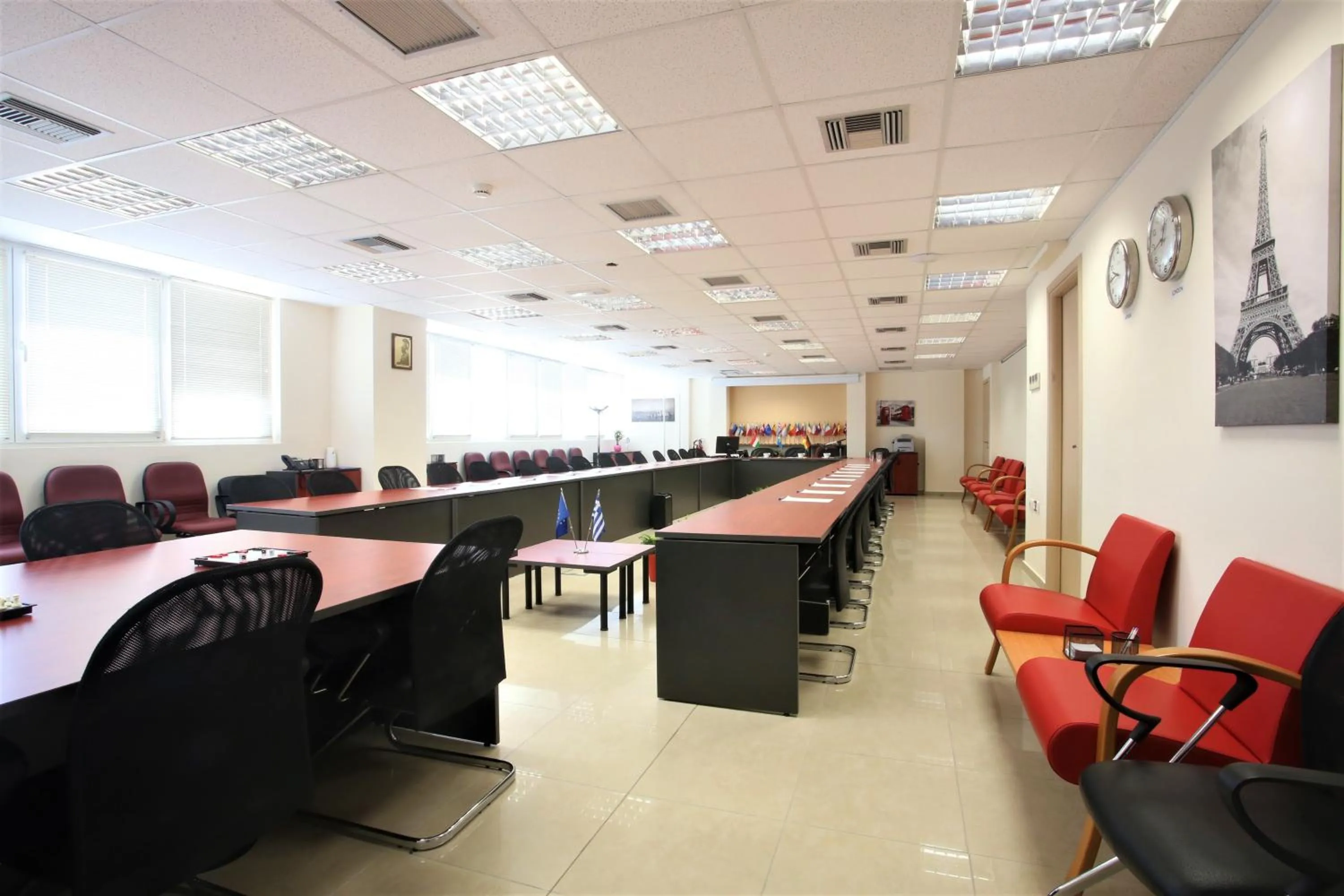 Meeting/conference room in GK Airport Suites - Free Shuttle by GK Properties