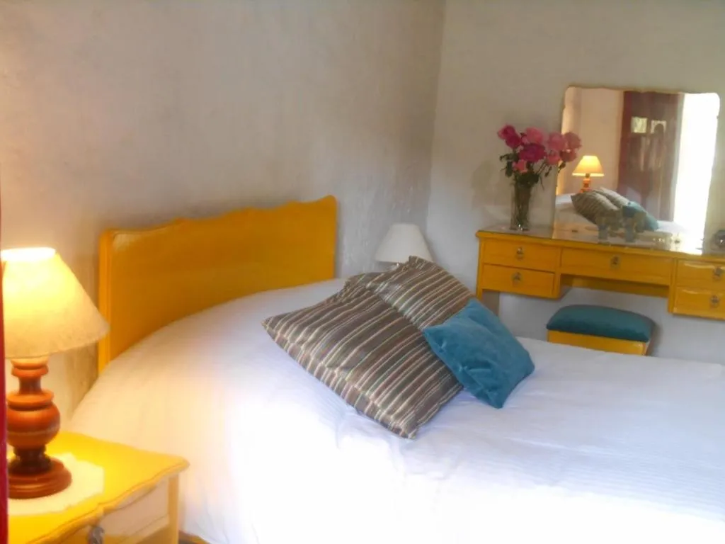 Bed in Estancia El Sol
