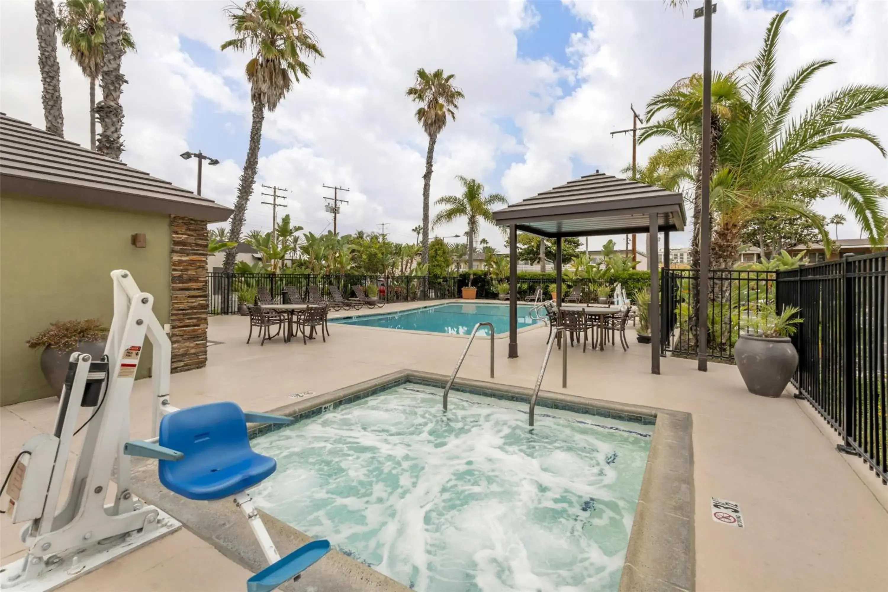 Pool view in Best Western Plus Pavilions Pool view in Best Western Plus Pavilions