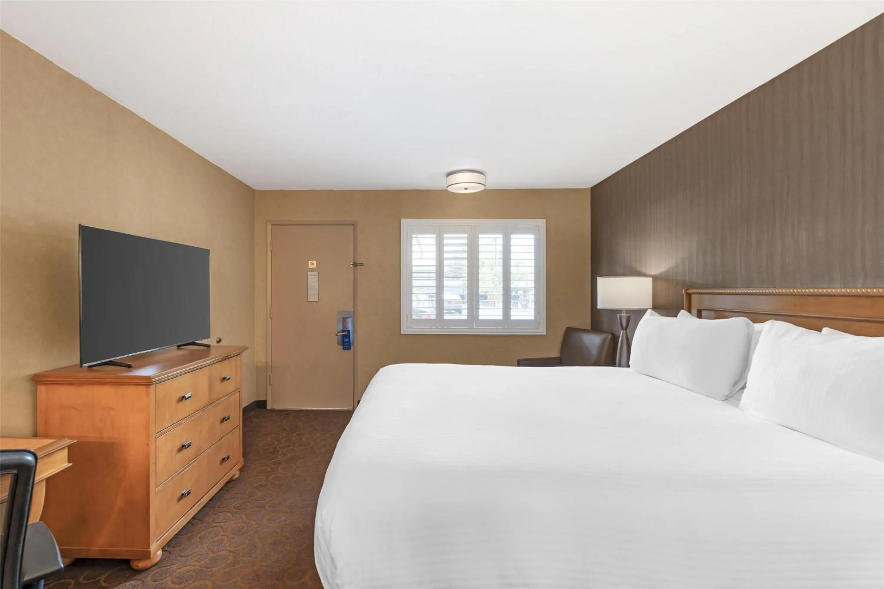 Bedroom, Bed in Best Western Plus Pavilions