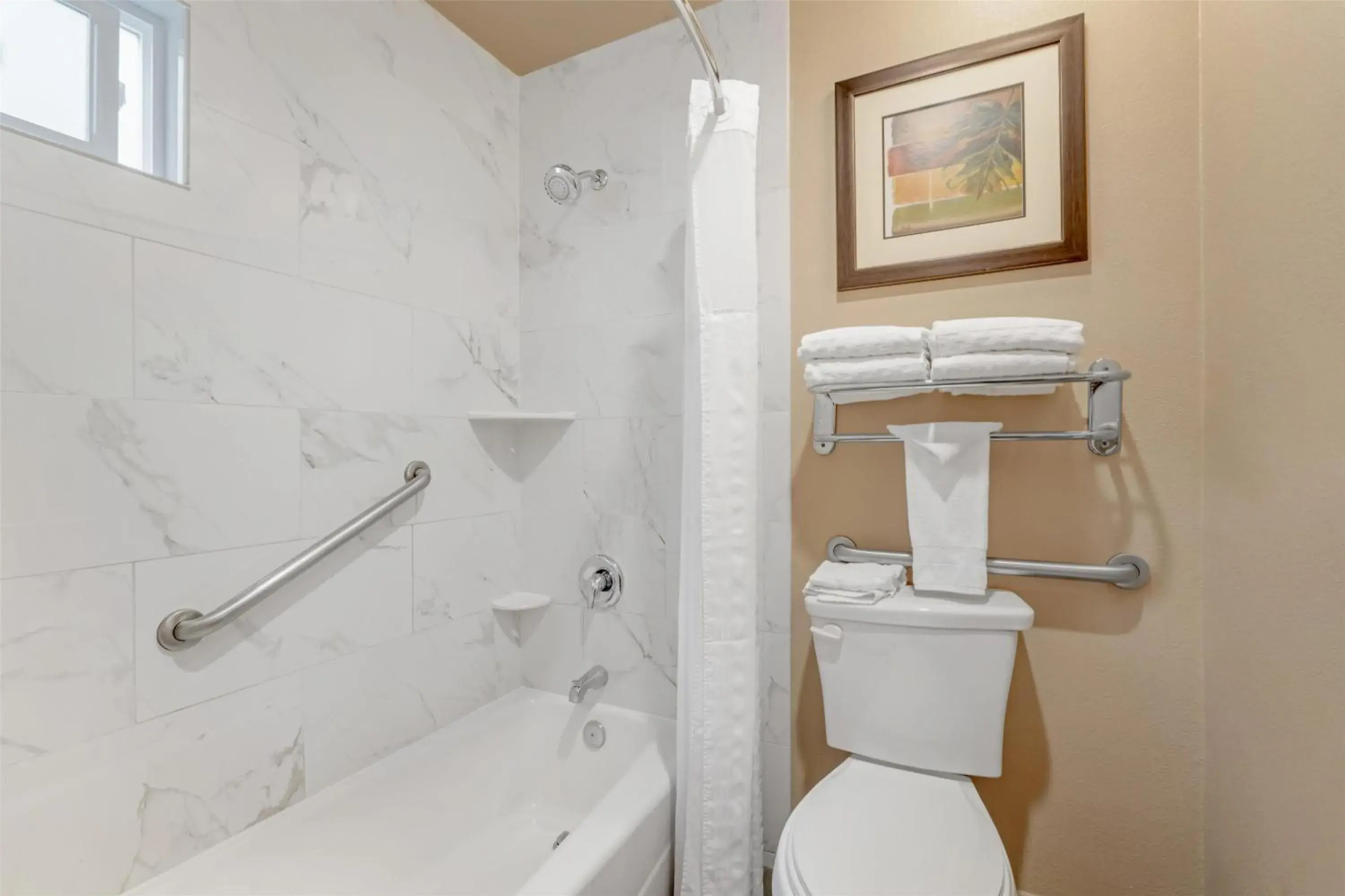Double Room with Two Double Beds and Bath Tub - Disability Access/Non-Smoking in Best Western Plus Pavilions Double Room with Two Double Beds and Bath Tub - Disability Access/Non-Smoking in Best Western Plus Pavilions