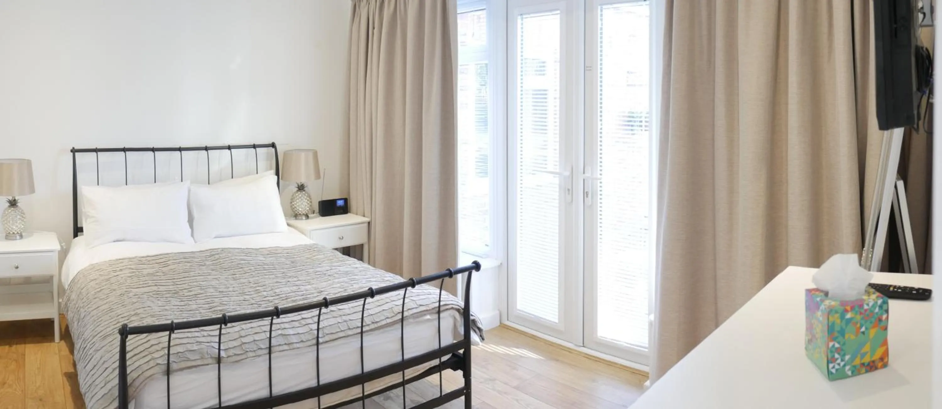 Bedroom, Bed in Glendower Guest Apartments