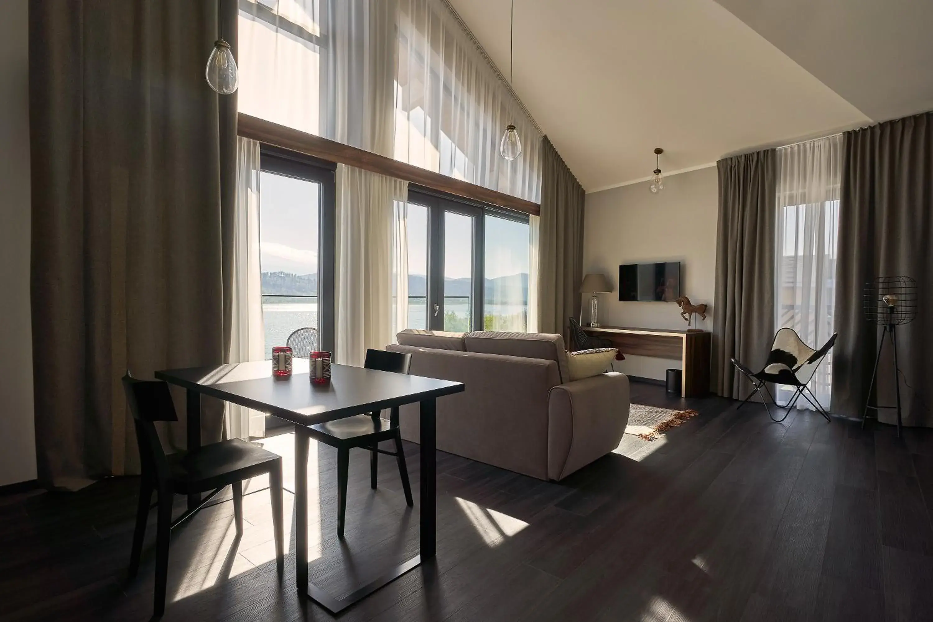 Master Suite Plus with a view on the lake and mountains in Lake Hill Karkonosze Resort & Spa Master Suite Plus with a view on the lake and mountains in Lake Hill Karkonosze Resort & Spa