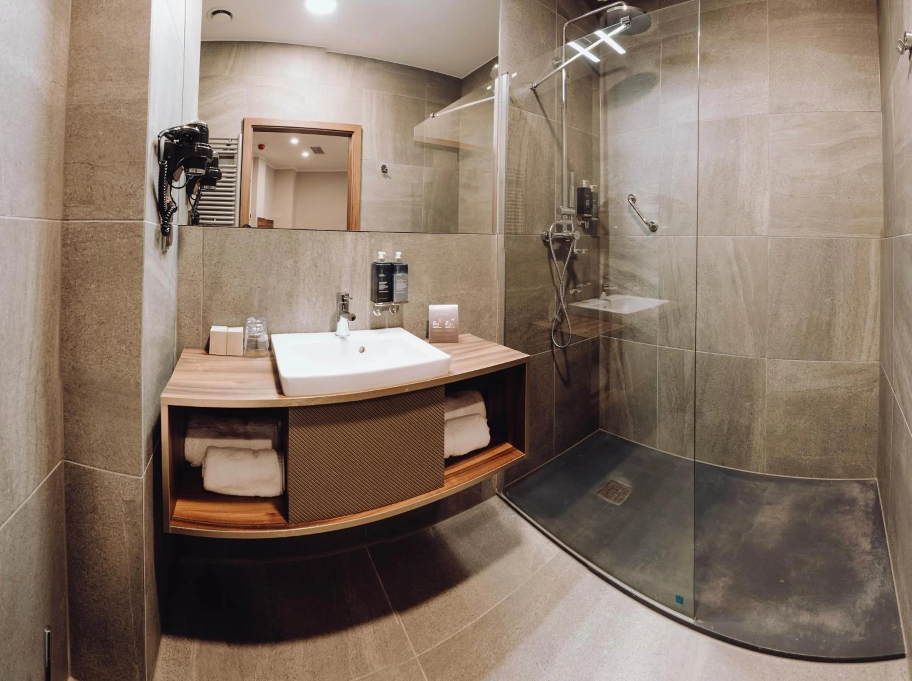 Shower in Lake Hill Karkonosze Resort & Spa