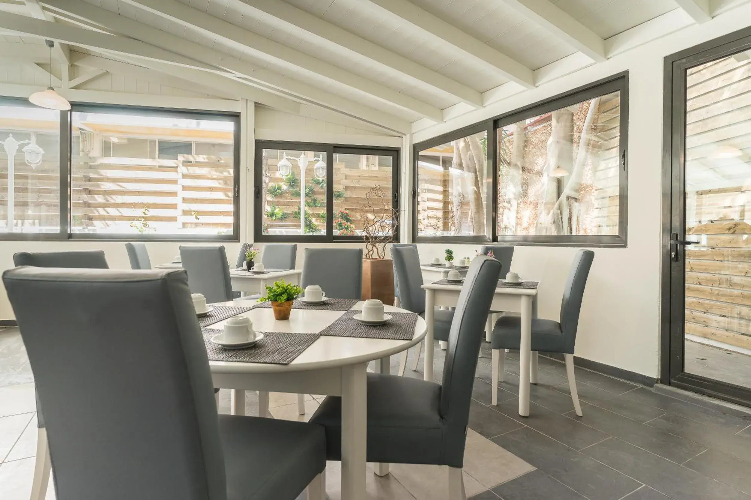 Restaurant/places to eat in City Center Hotel Restaurant/places to eat in City Center Hotel