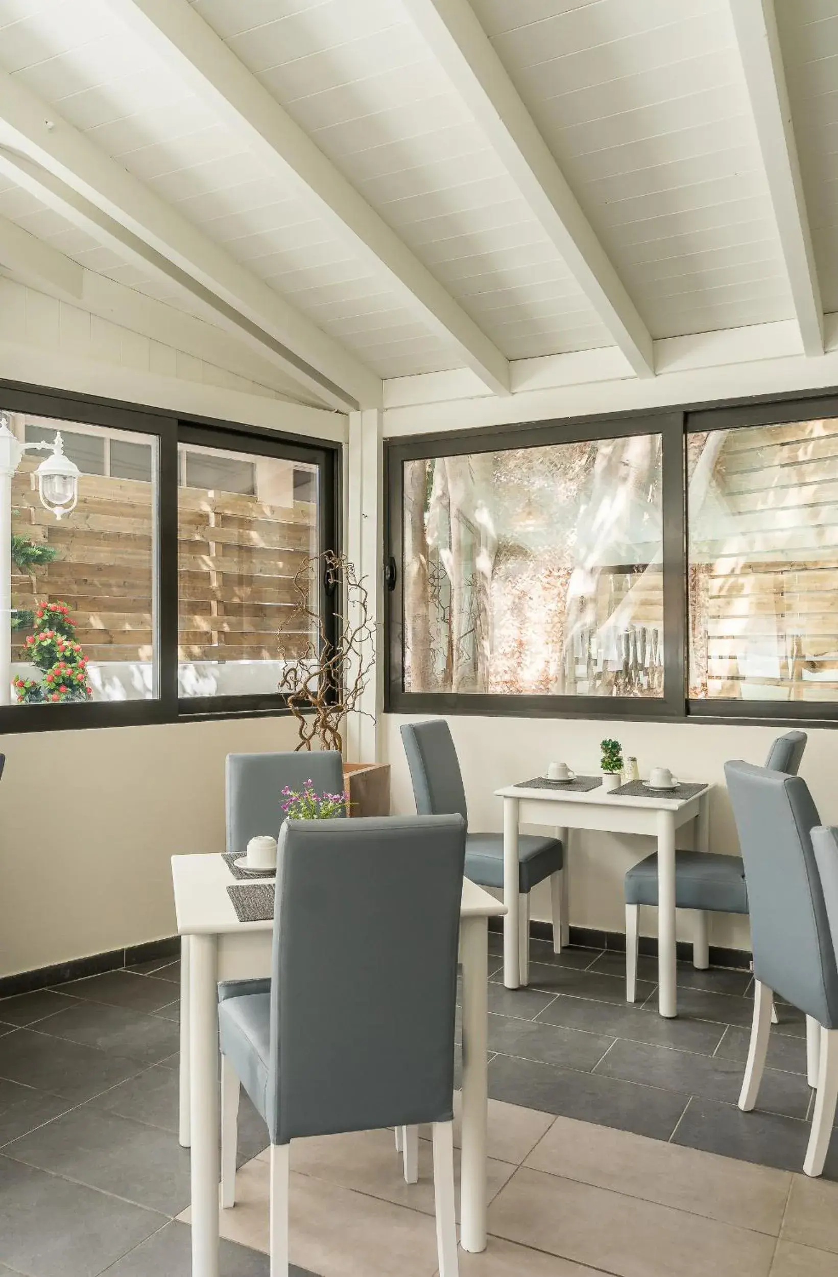 Restaurant/places to eat in City Center Hotel Restaurant/places to eat in City Center Hotel