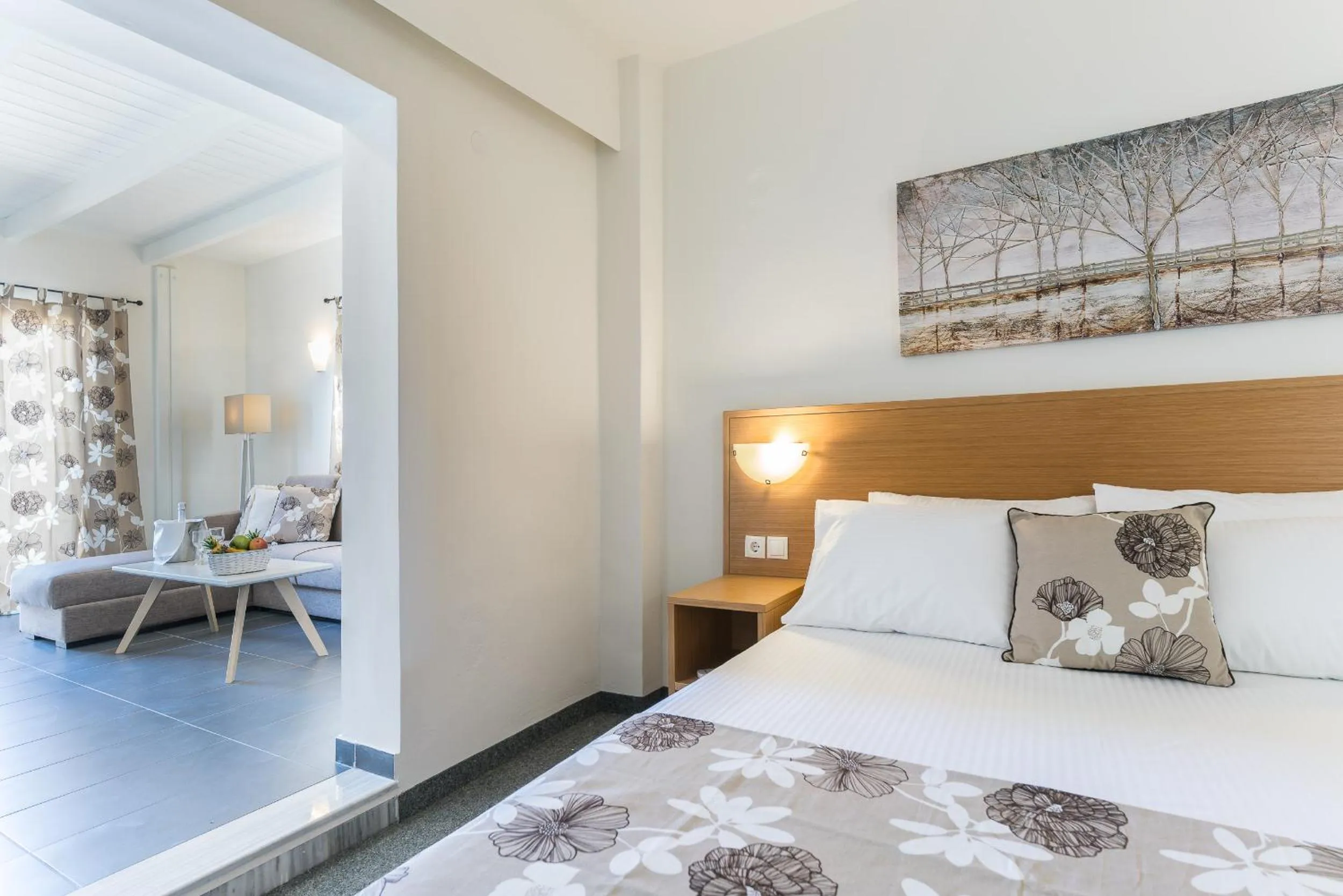 Spring, Bed in City Center Hotel