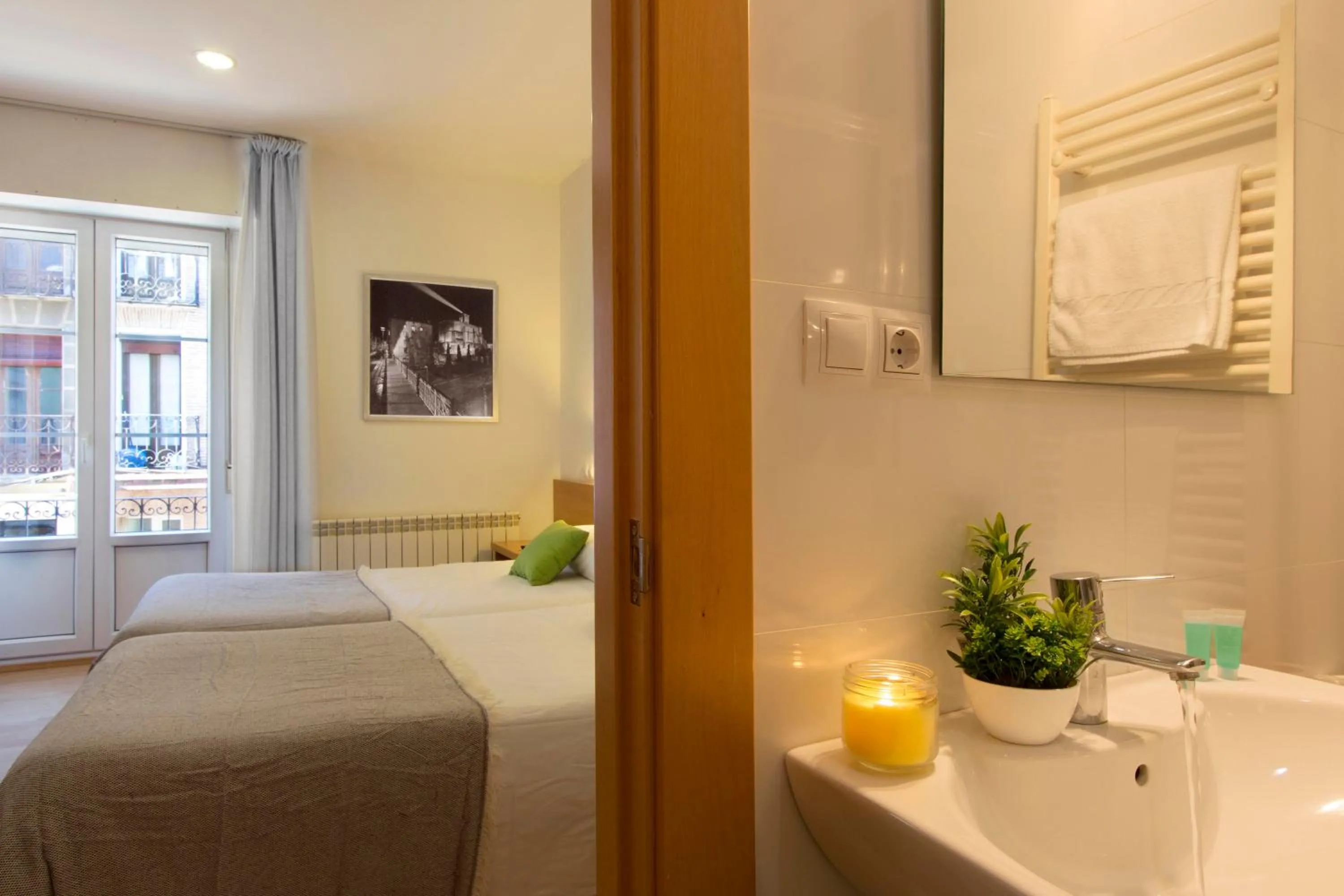 Bed in Hostal La Numantina