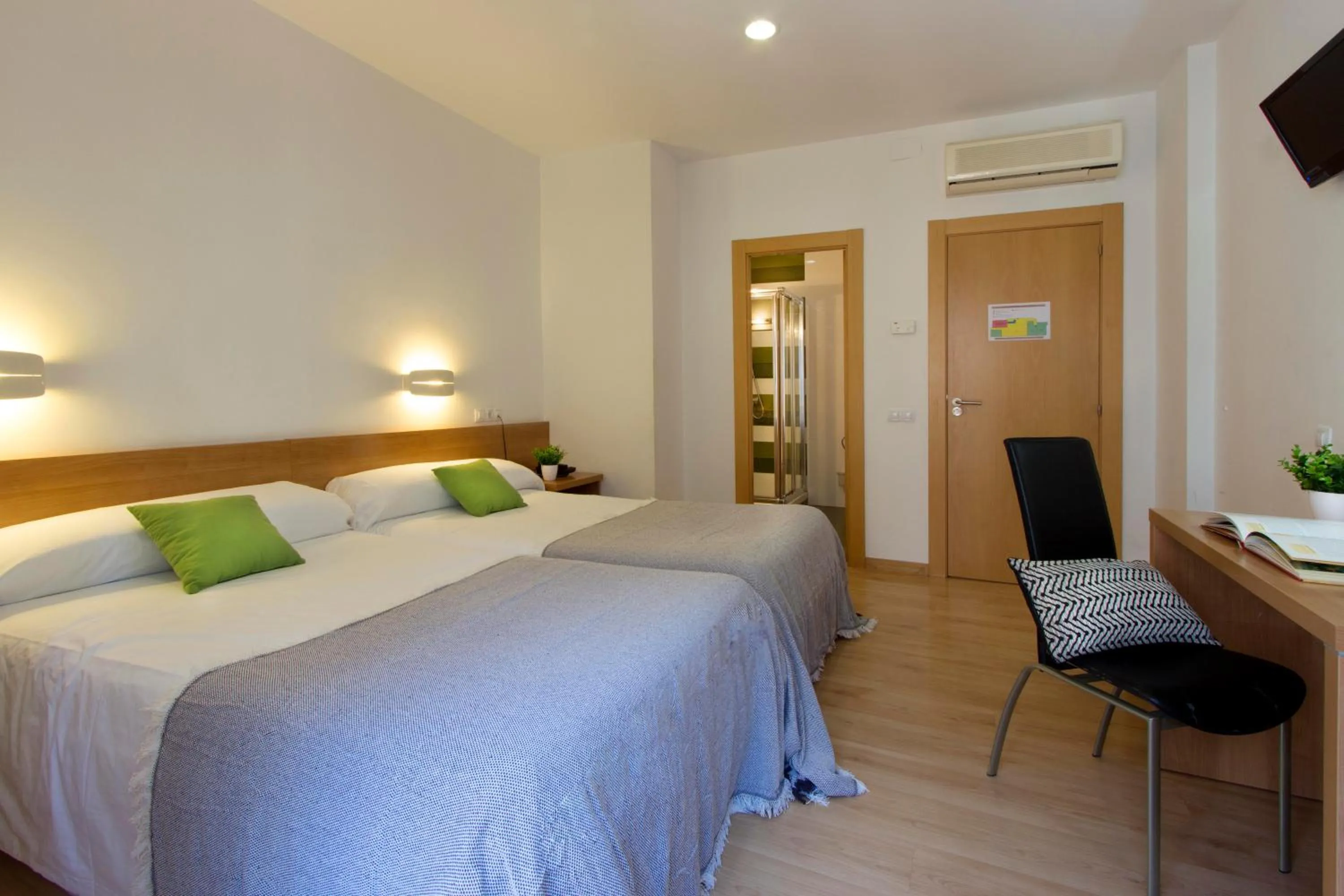 Bed in Hostal La Numantina