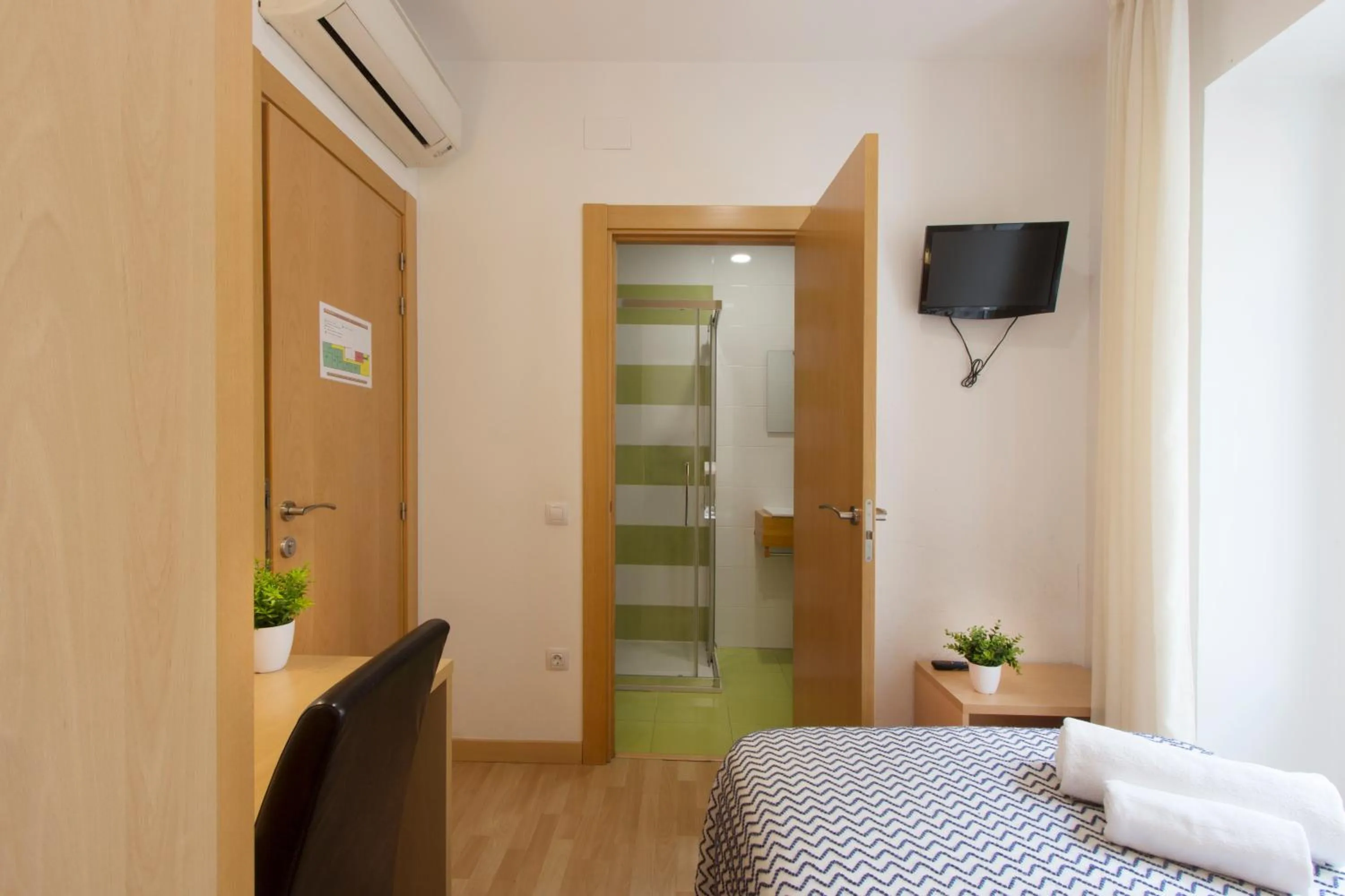 Bed in Hostal La Numantina