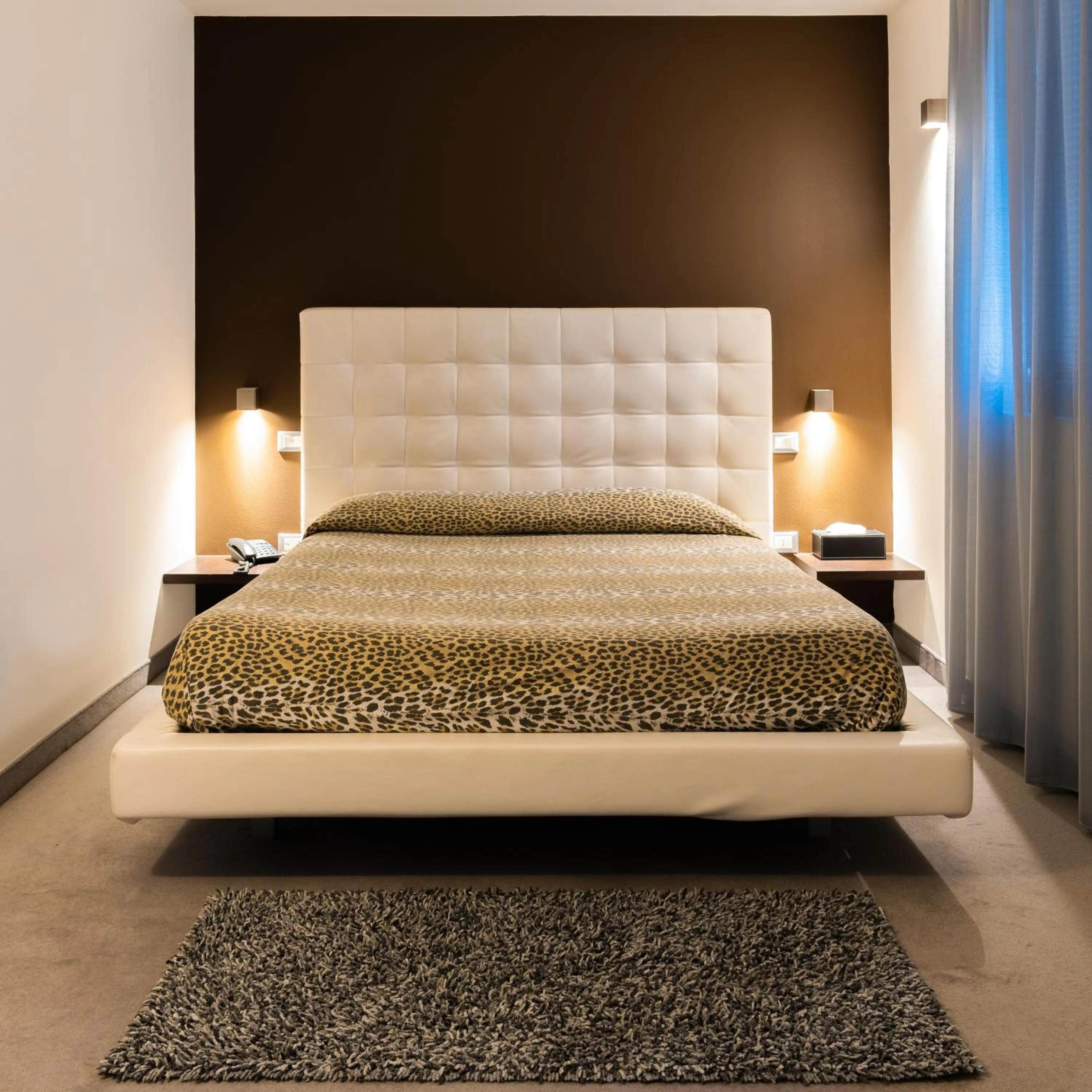 Bedroom, Bed in Ex-L