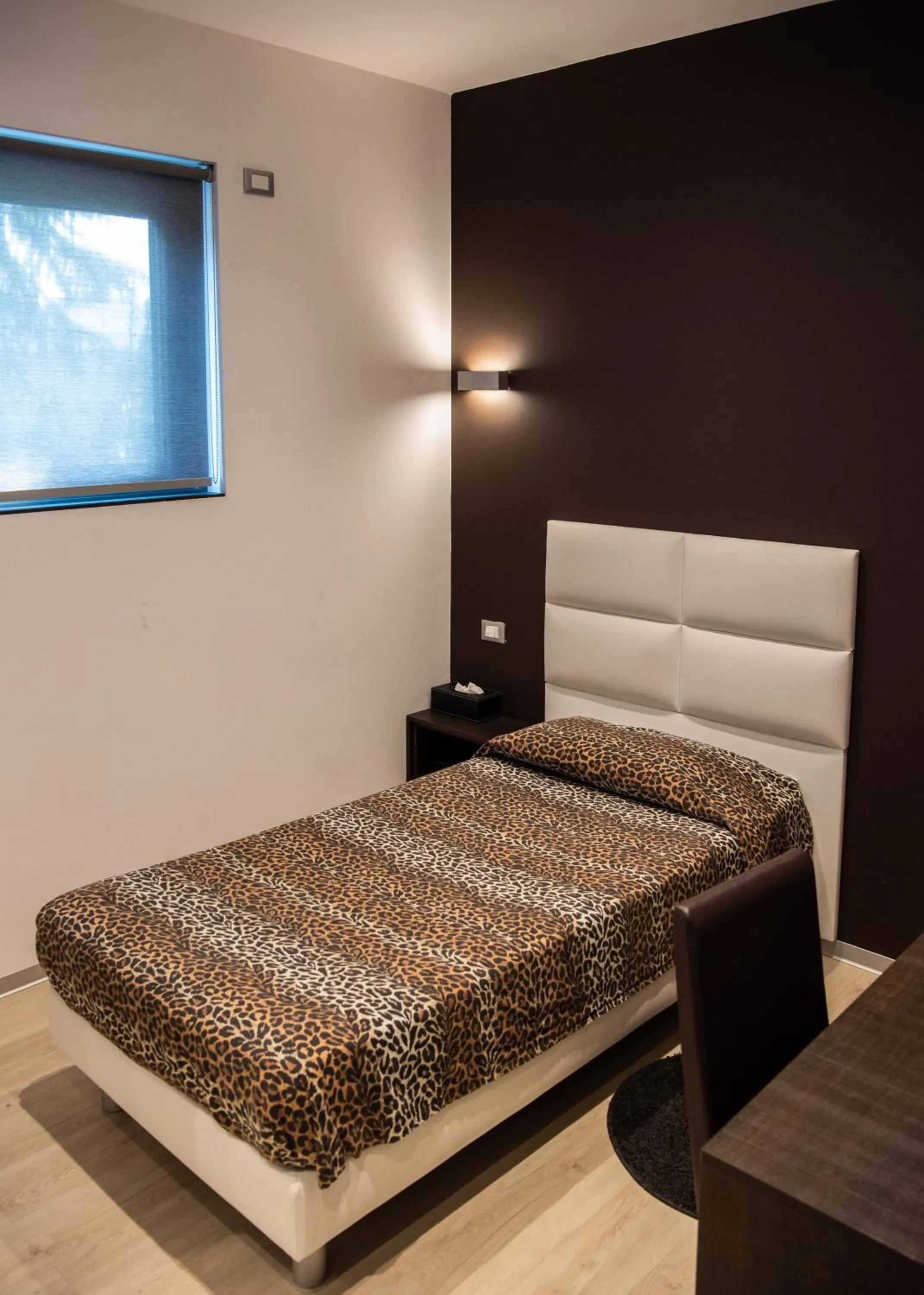 Bedroom, Bed in Ex-L