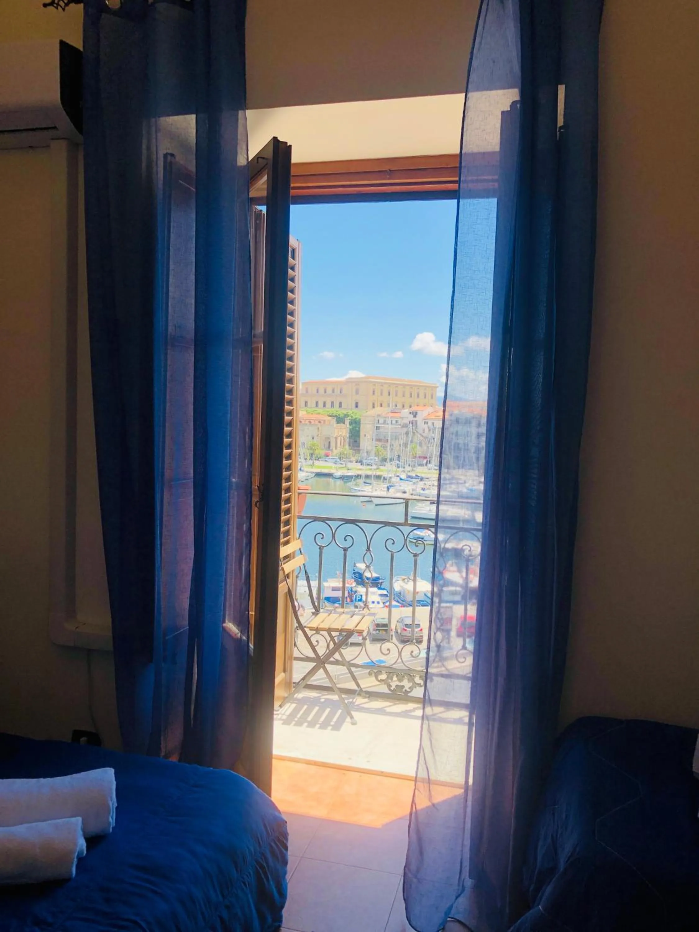 Photo of the whole room, Bed in Kasa Kala Rooms & Apartments