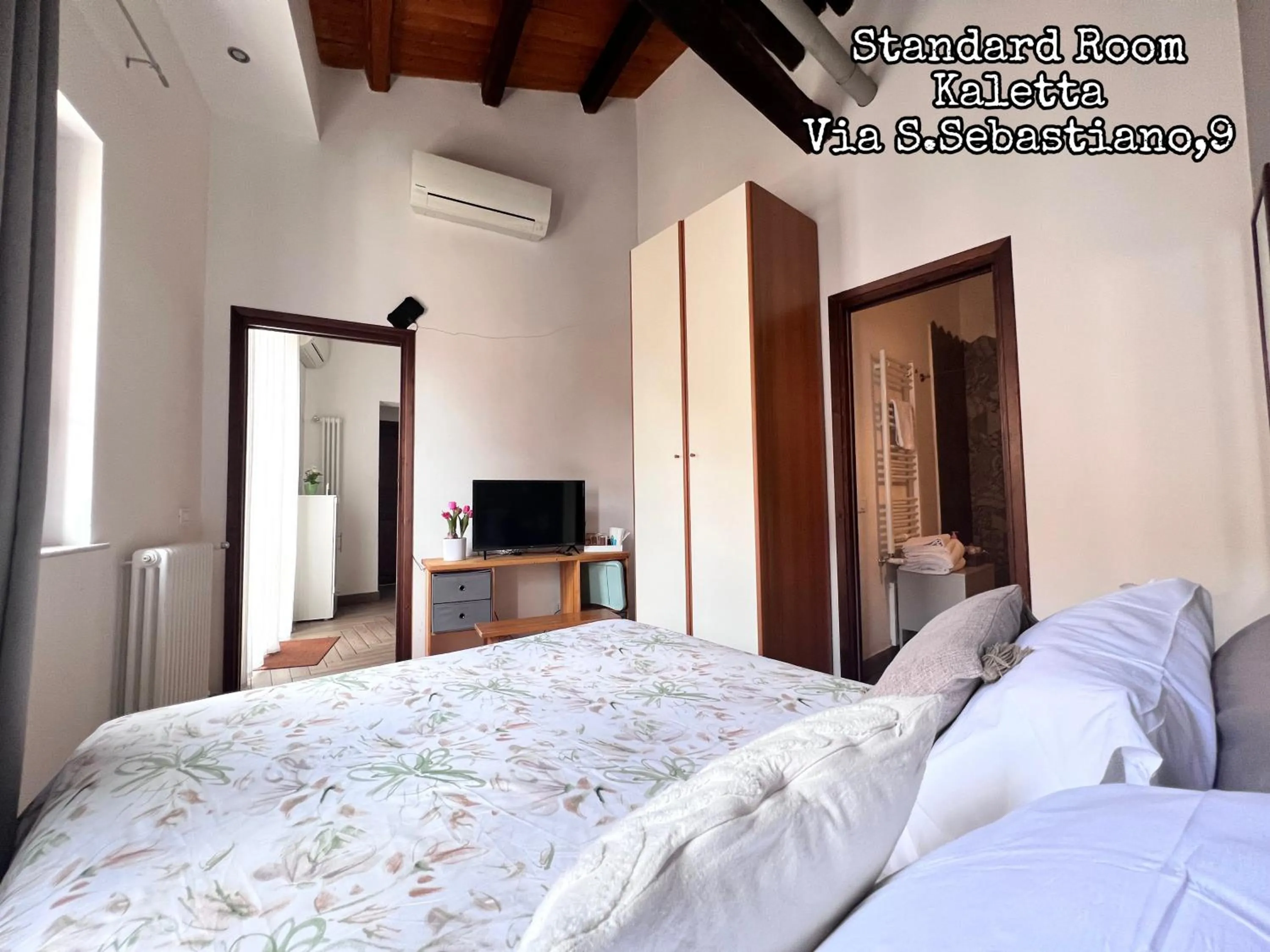 Photo of the whole room, Bed in Kasa Kala Rooms & Apartments