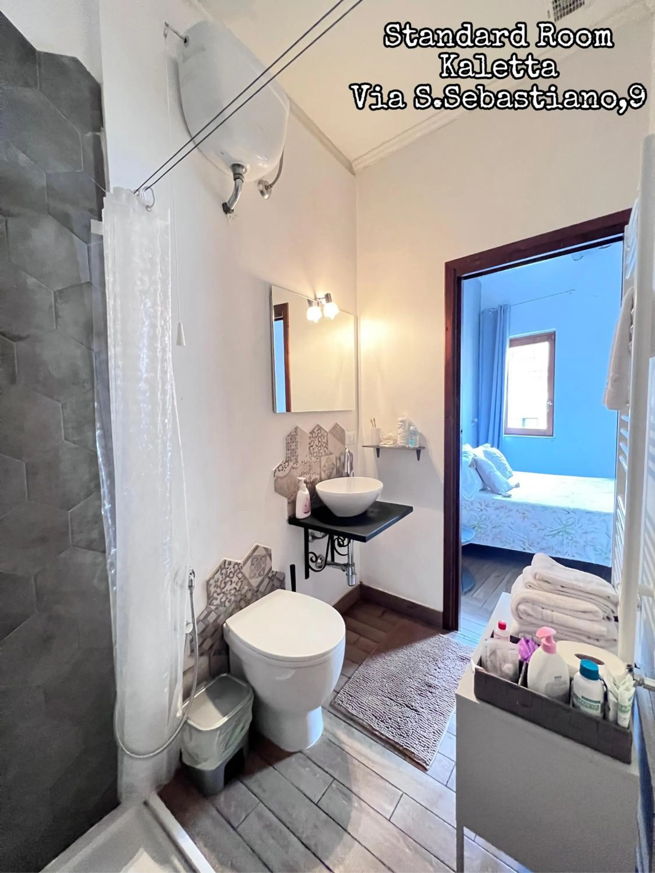 Bathroom, Bed in Kasa Kala Rooms & Apartments