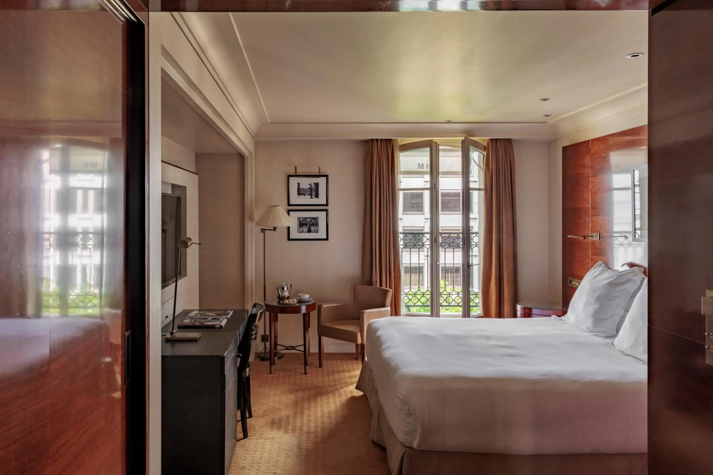 Photo of the whole room, Bed in Hotel Montaigne