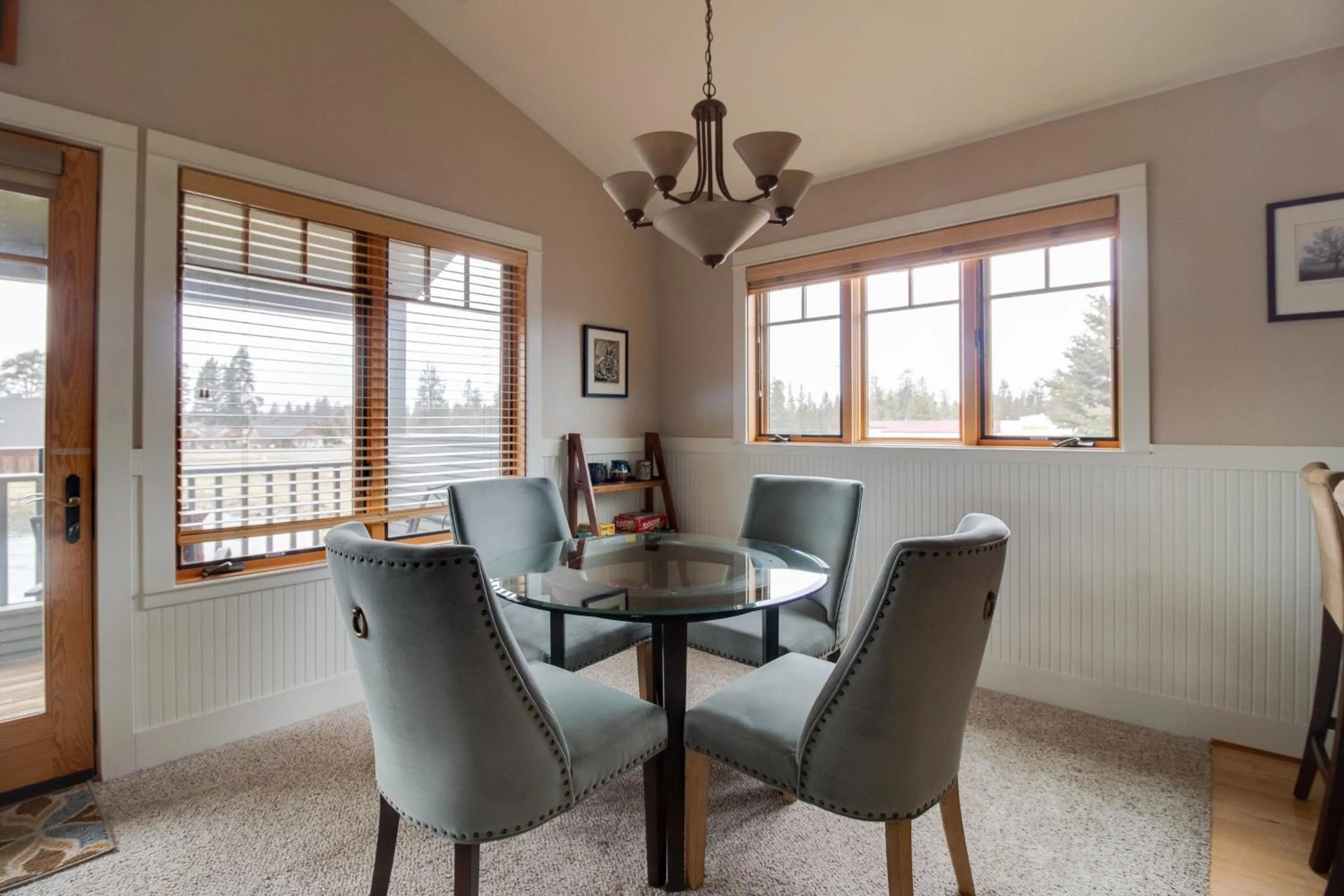 Property building in Riley`s Mountain View